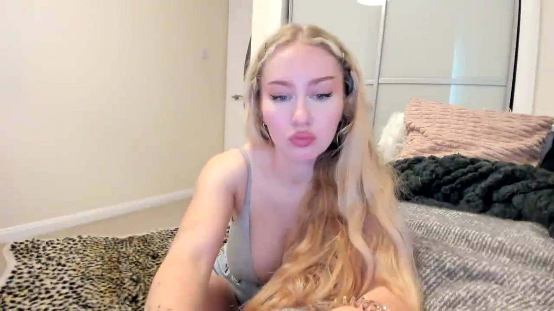 Gallery image thumbnail from British_Cutie's myfreecams stream on, 08/28/2026, 18:43 image 8 of 20