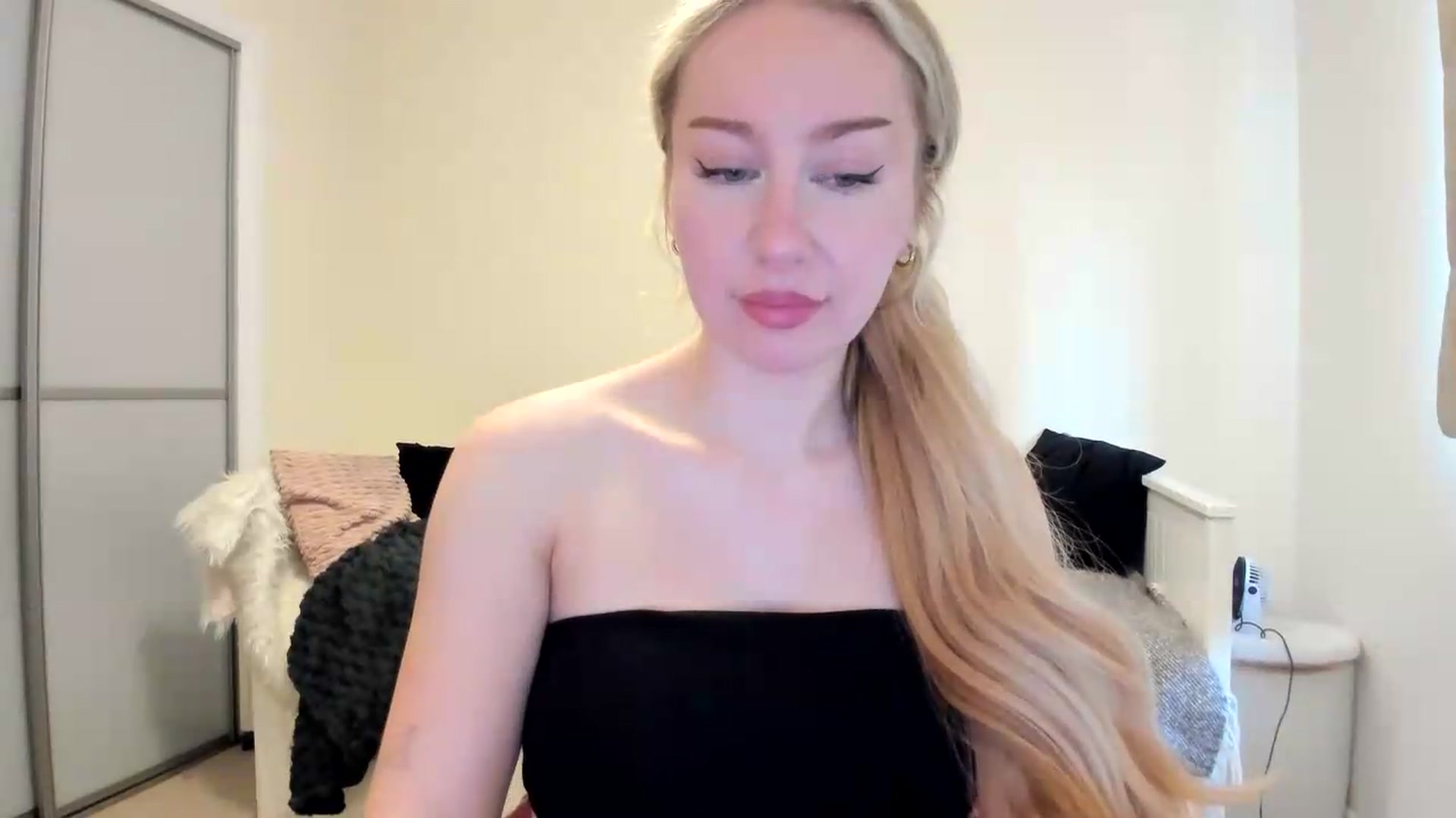 Gallery image thumbnail from British_Cutie's myfreecams stream on, 08/29/2026, 17:53 image 8 of 20