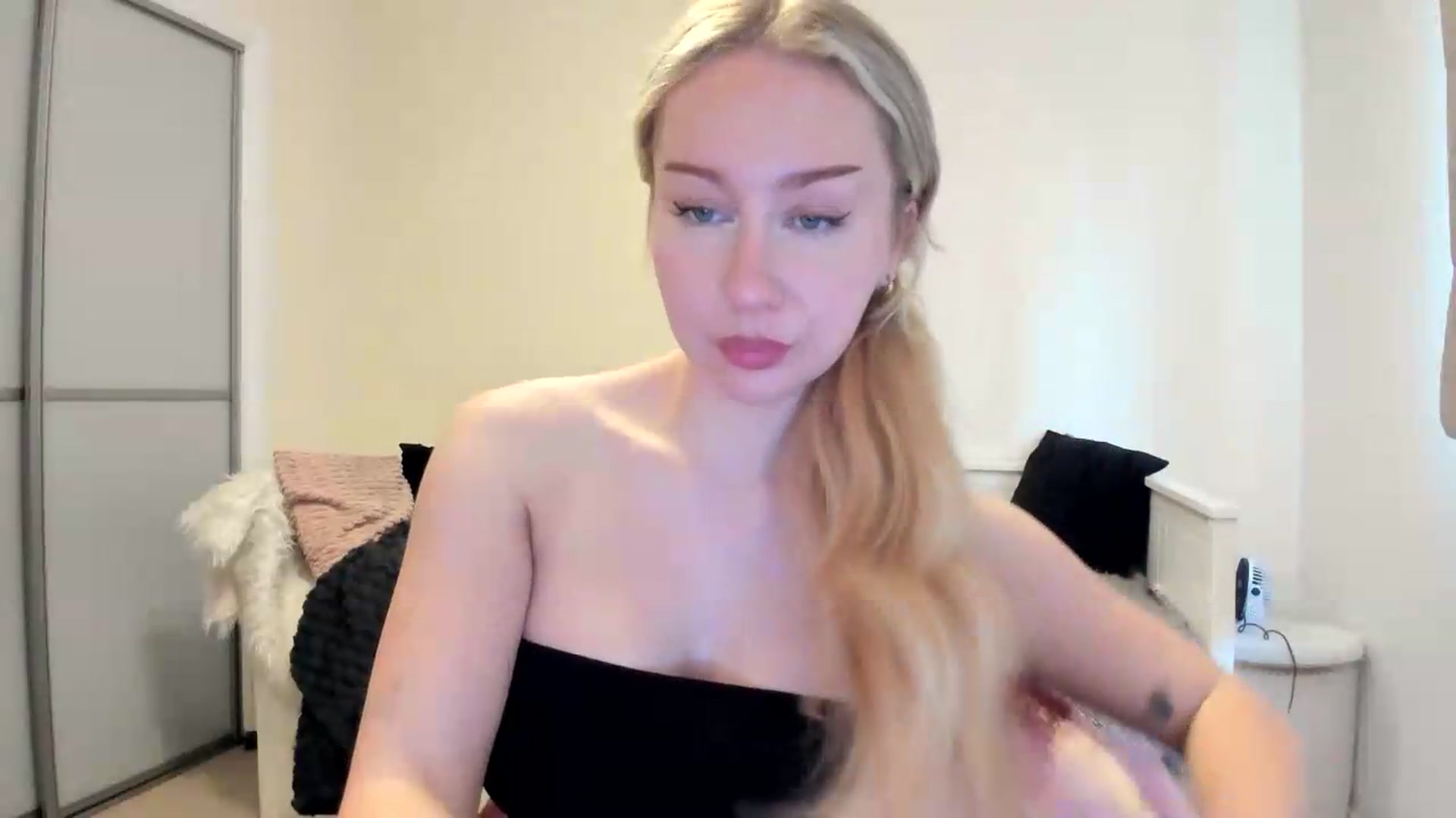 Gallery image thumbnail from British_Cutie's myfreecams stream on, 08/29/2026, 17:53 image 5 of 20