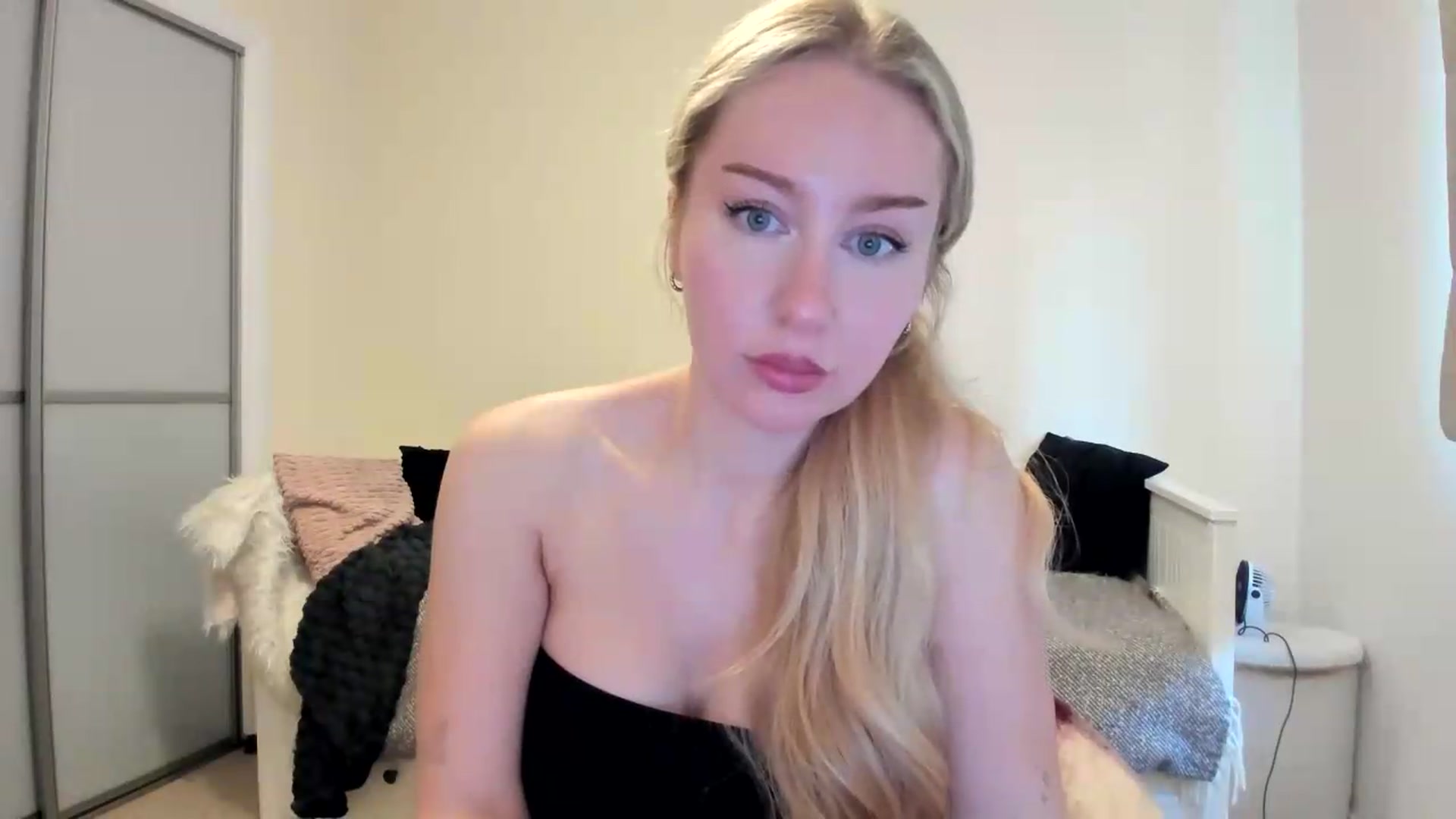 Gallery image thumbnail from British_Cutie's myfreecams stream on, 08/29/2026, 17:53 image 4 of 20