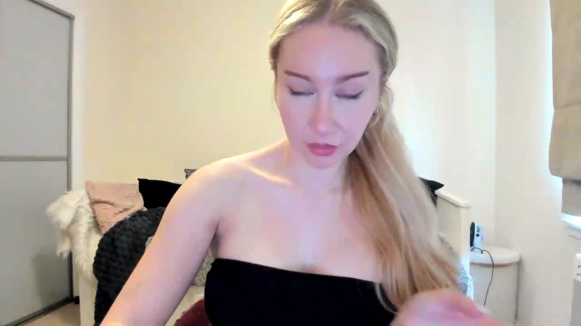 Gallery image thumbnail from British_Cutie's myfreecams stream on, 08/29/2026, 17:53 image 2 of 20