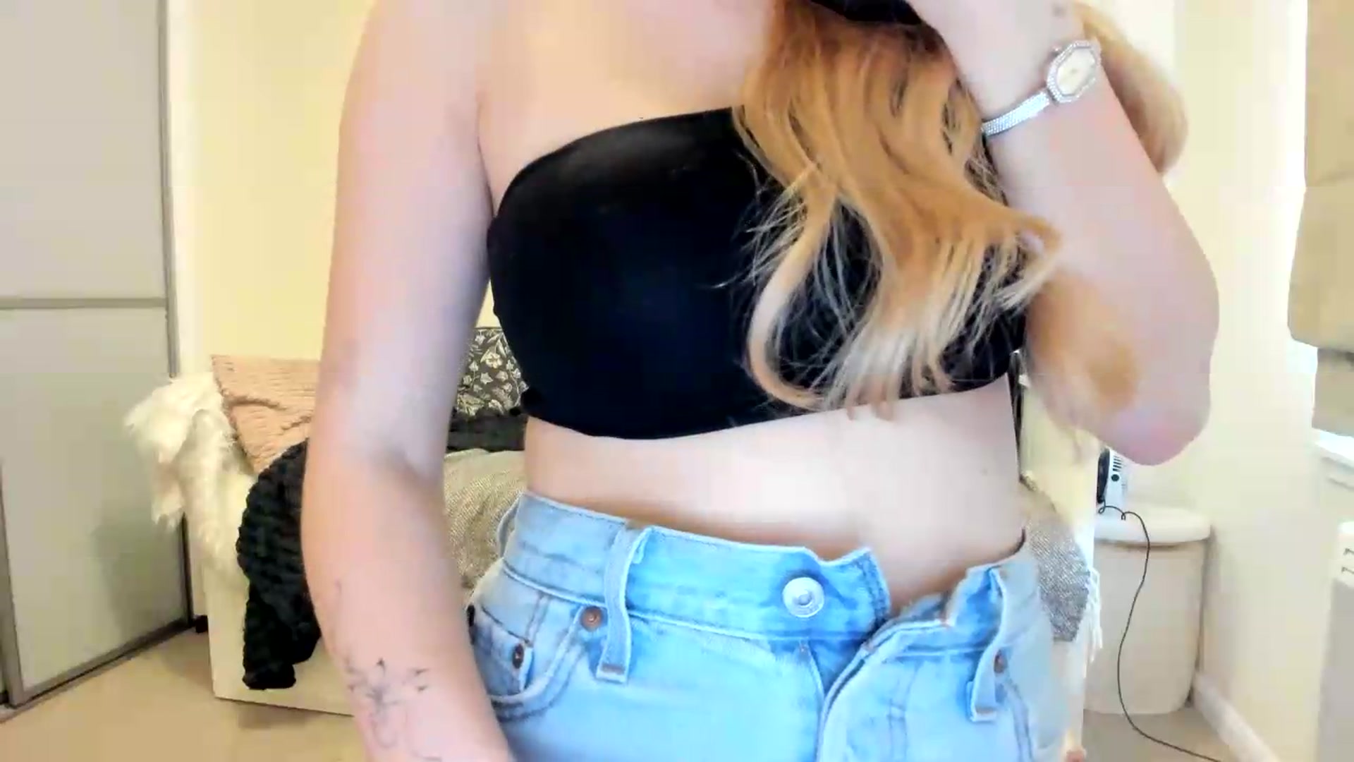 Gallery image thumbnail from British_Cutie's myfreecams stream on, 08/29/2026, 18:17 image 4 of 20