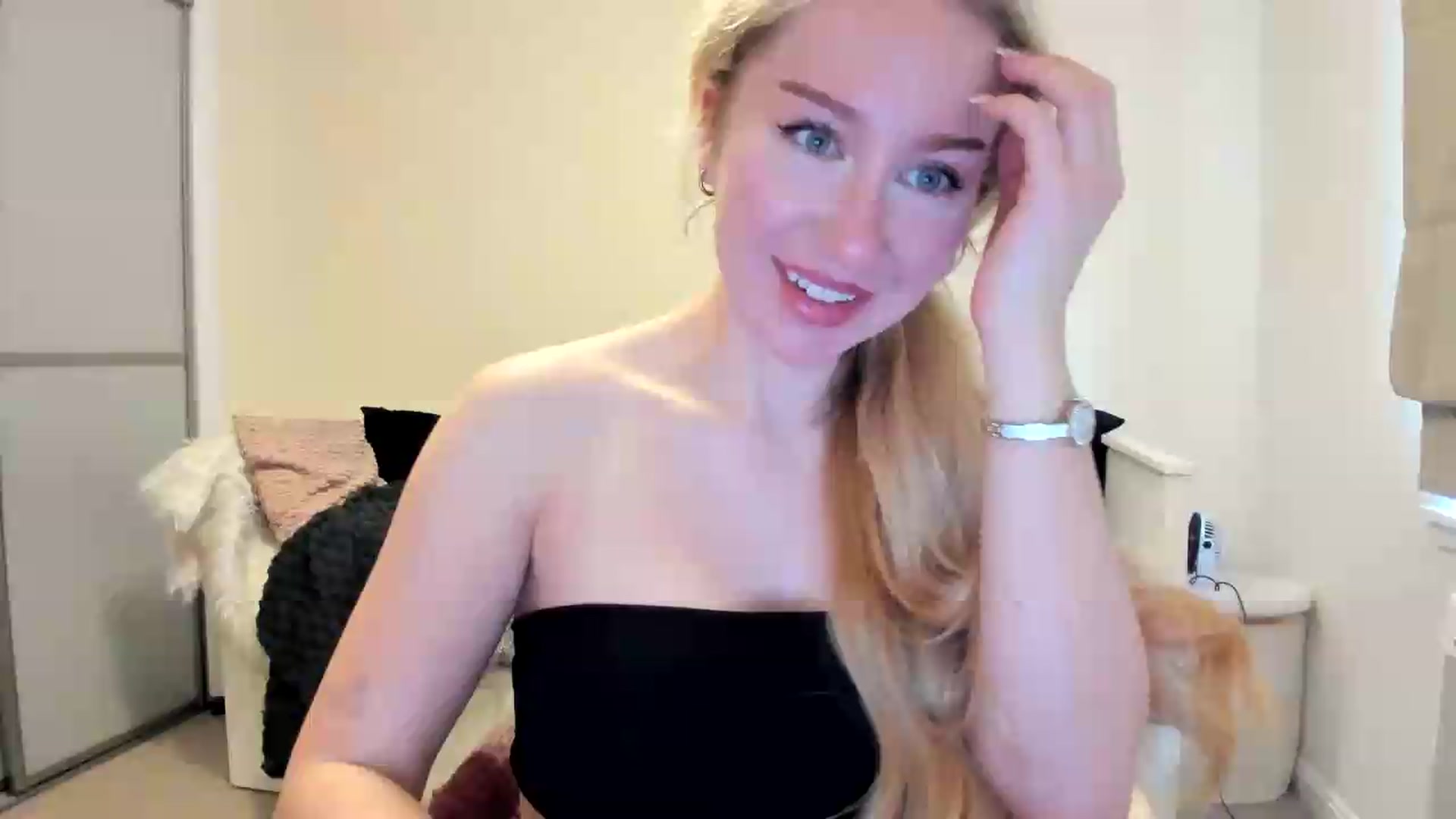 Gallery image thumbnail from British_Cutie's myfreecams stream on, 08/29/2026, 18:17 image 9 of 20