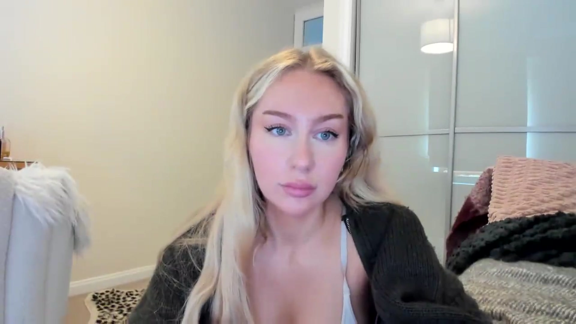 Gallery image thumbnail from British_Cutie's myfreecams stream on, 08/30/2026, 14:23 image 12 of 20