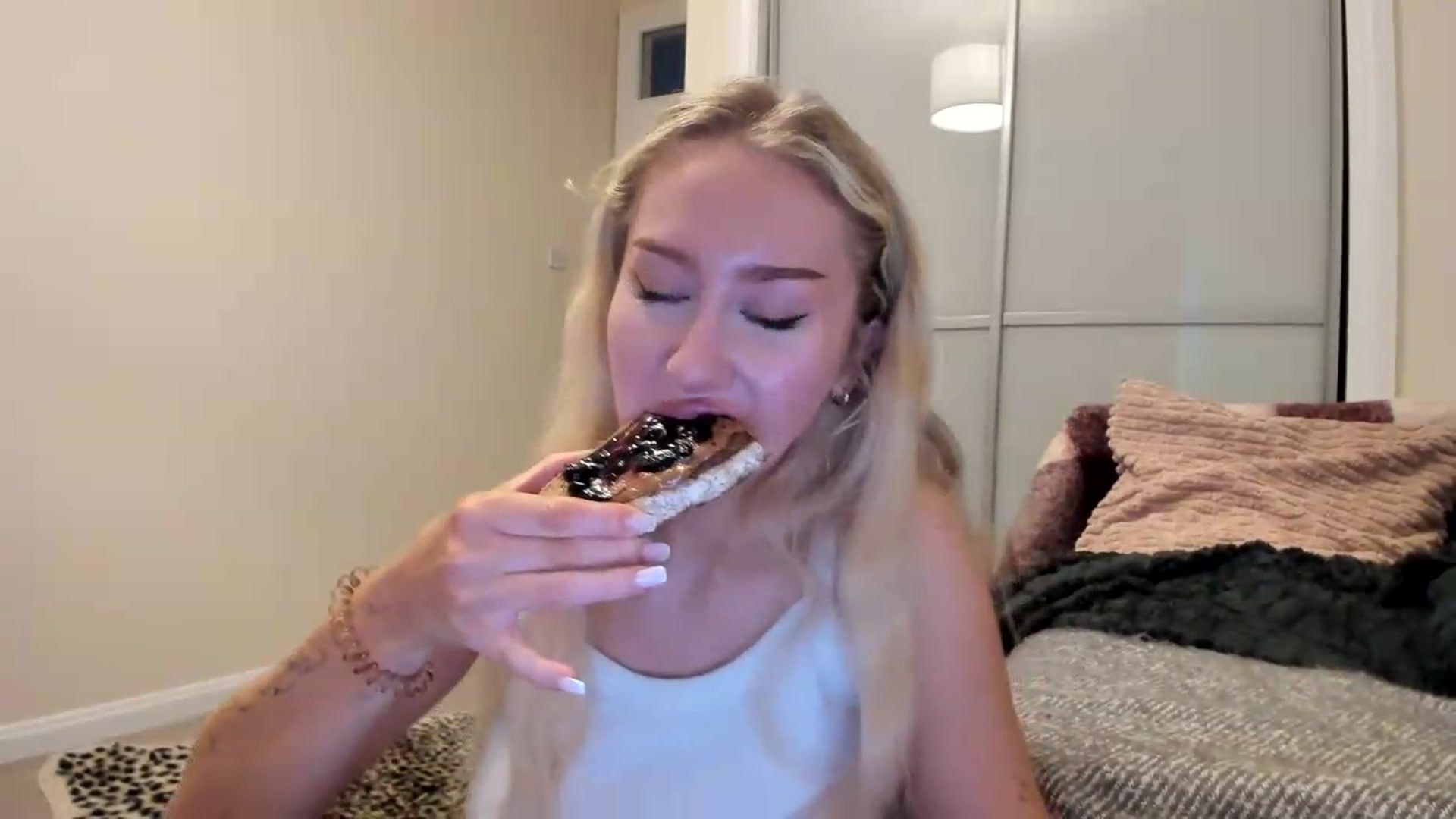 Gallery image thumbnail from British_Cutie's myfreecams stream on, 08/31/2026, 18:49 image 13 of 20
