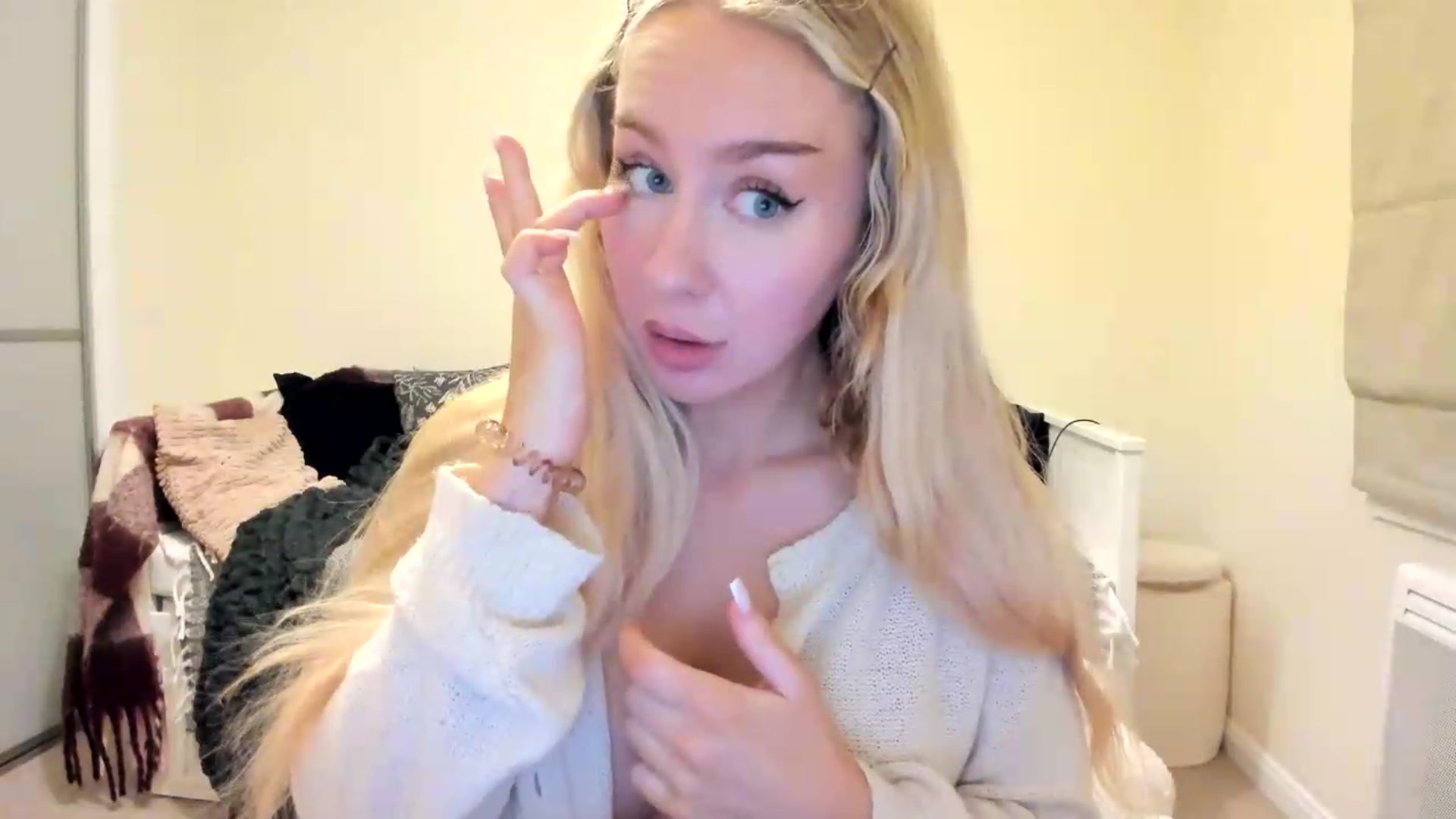 Gallery image thumbnail from British_Cutie's myfreecams stream on, 08/31/2026, 20:09 image 15 of 20