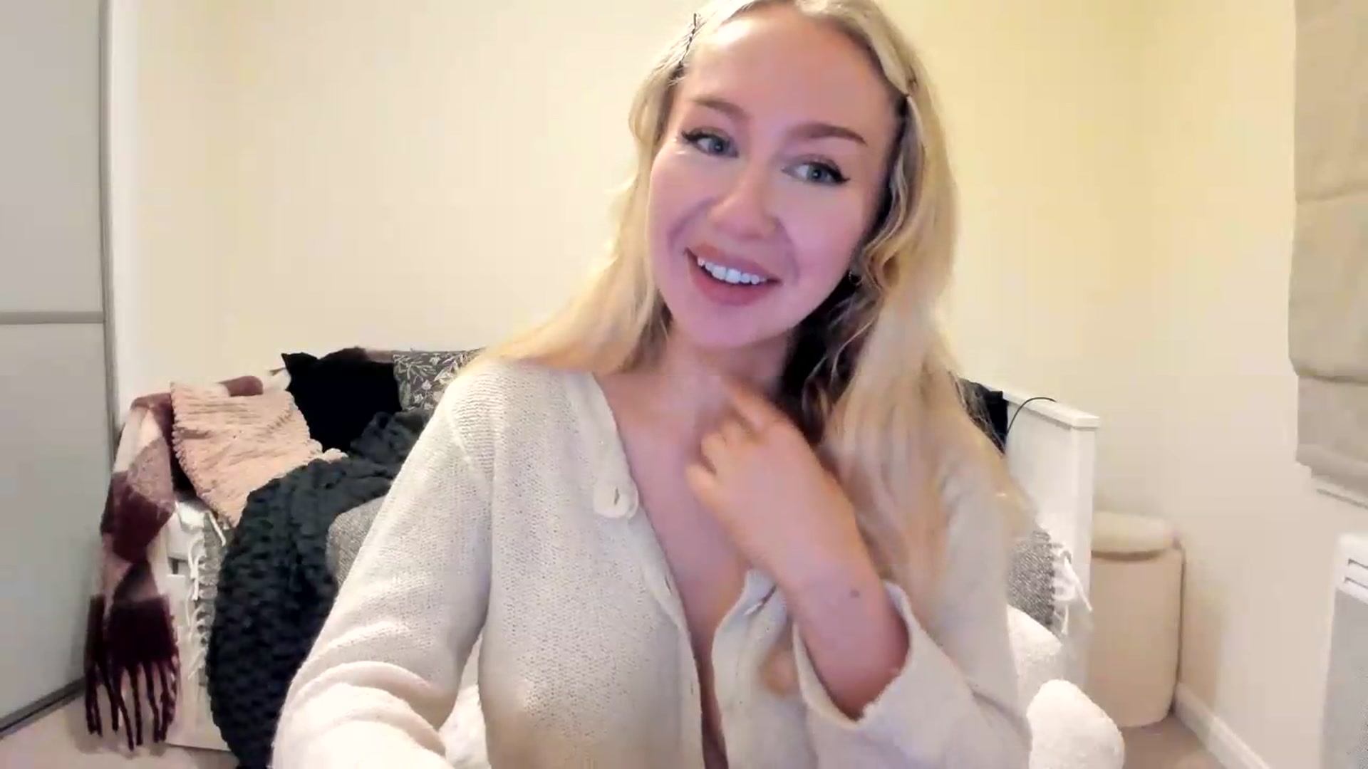 Gallery image thumbnail from British_Cutie's myfreecams stream on, 08/31/2026, 20:09 image 17 of 20