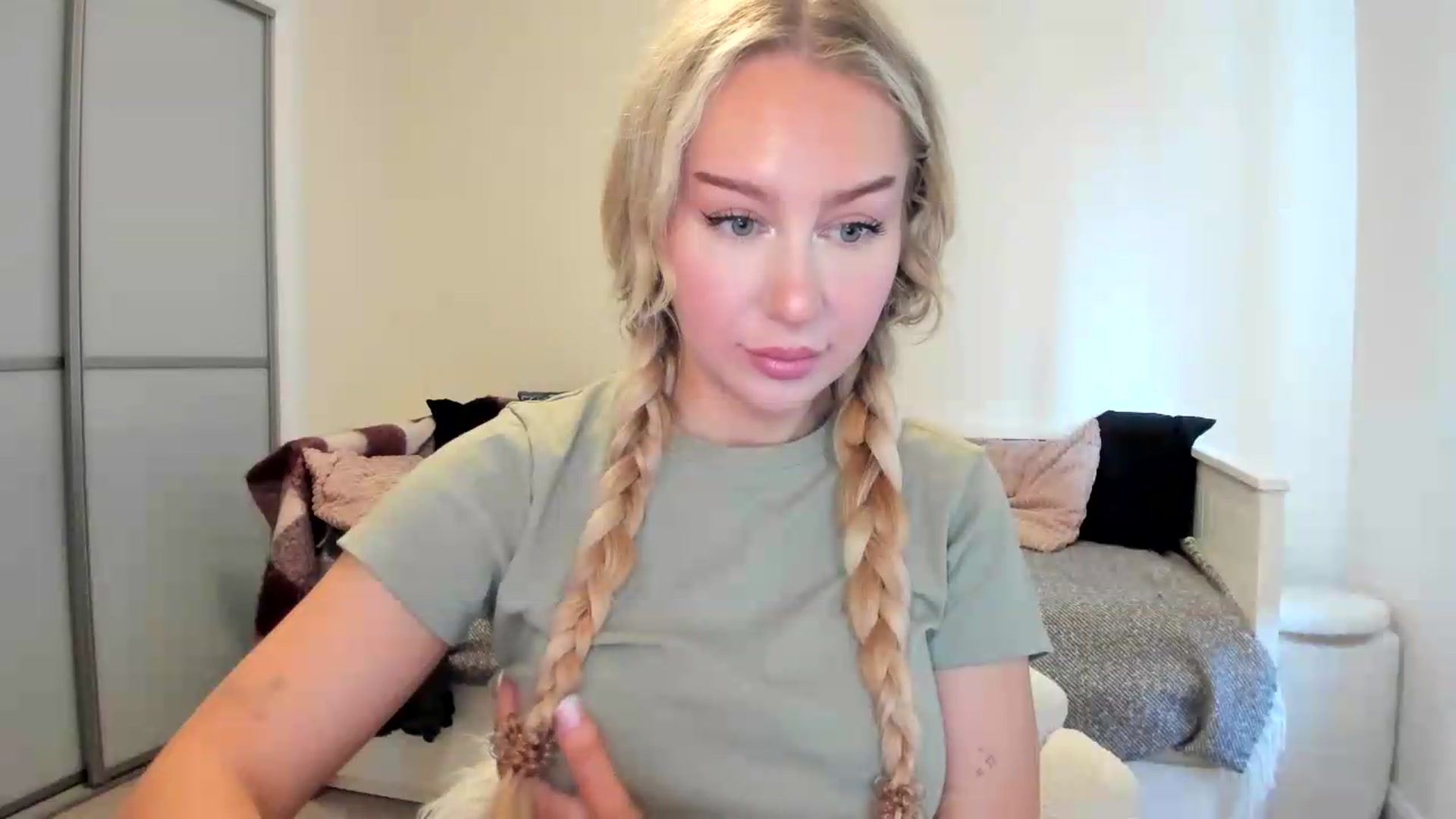 Gallery image thumbnail from British_Cutie's myfreecams stream on, 09/04/2026, 11:24 image 3 of 20