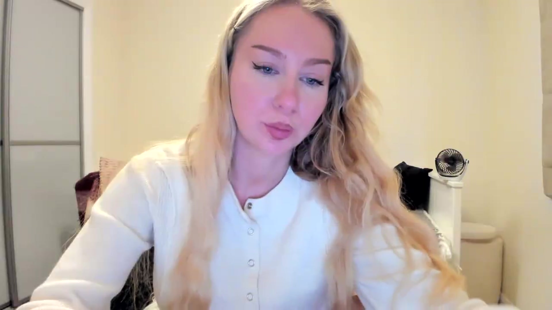 Gallery image thumbnail from British_Cutie's myfreecams stream on, 09/08/2026, 19:00 image 11 of 20