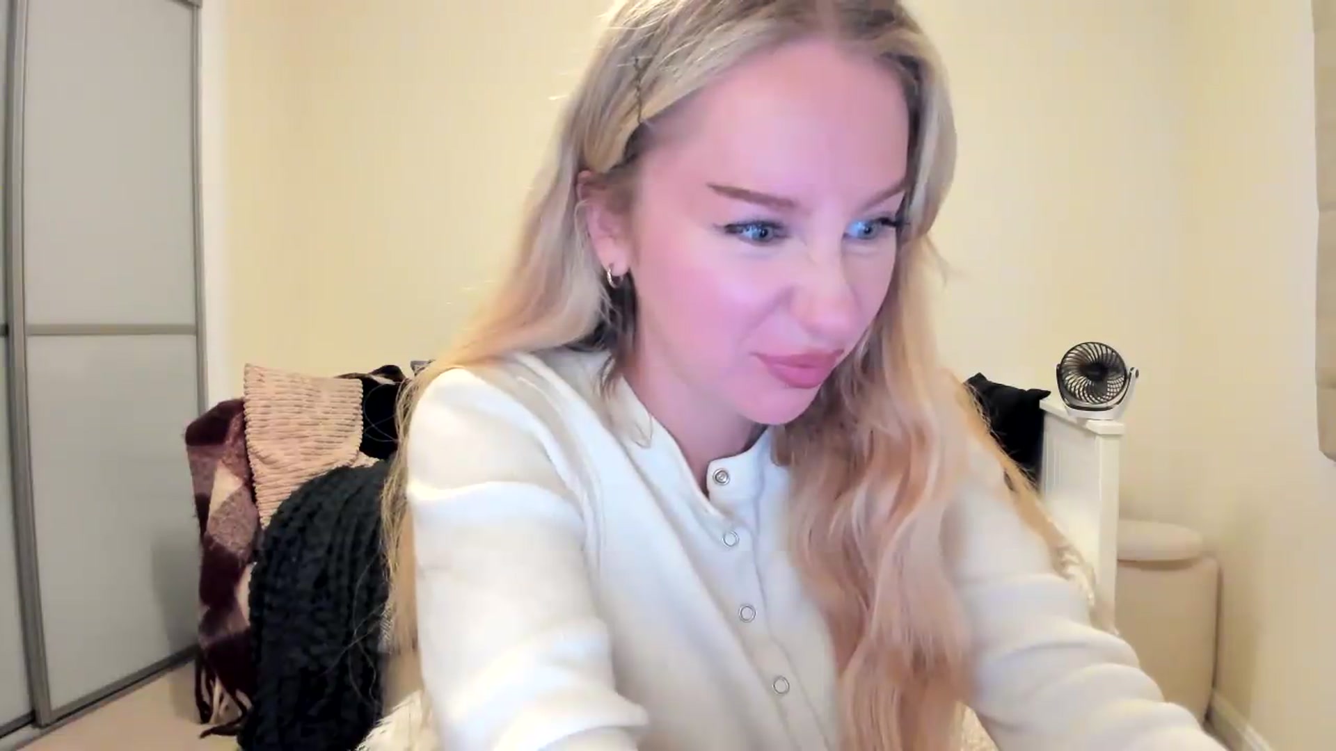 Gallery image thumbnail from British_Cutie's myfreecams stream on, 09/08/2026, 19:00 image 7 of 20