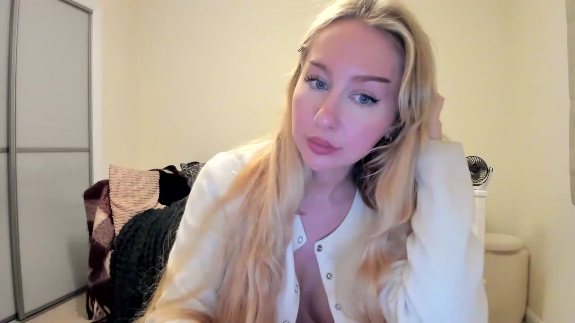 Gallery image thumbnail from British_Cutie's myfreecams stream on, 09/08/2026, 19:00 image 19 of 20