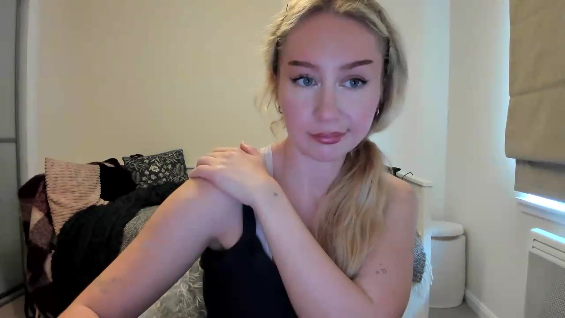 Gallery image thumbnail from British_Cutie's myfreecams stream on, 09/10/2026, 17:00 image 10 of 20
