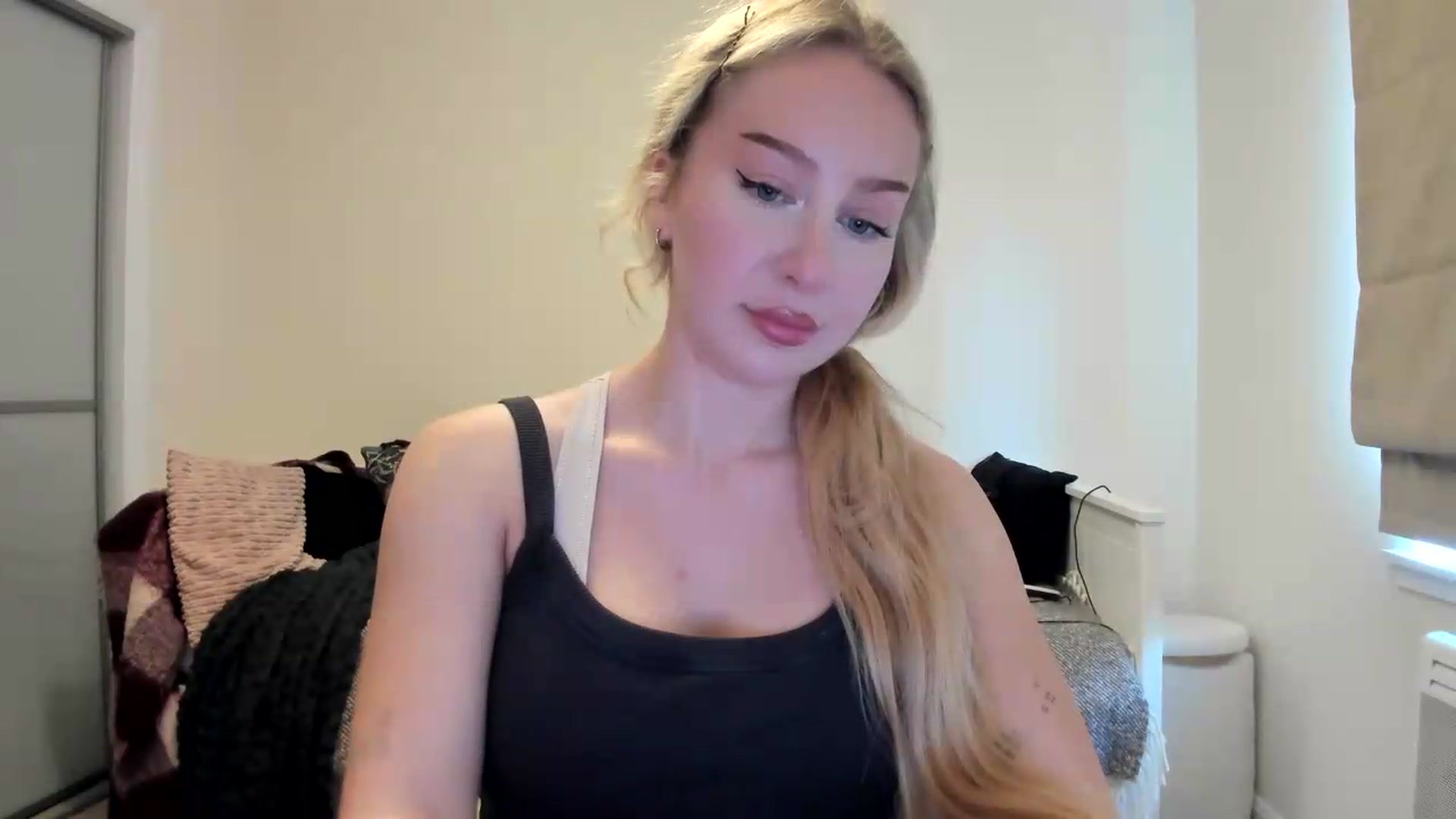 Gallery image thumbnail from British_Cutie's myfreecams stream on, 09/10/2026, 17:00 image 5 of 20
