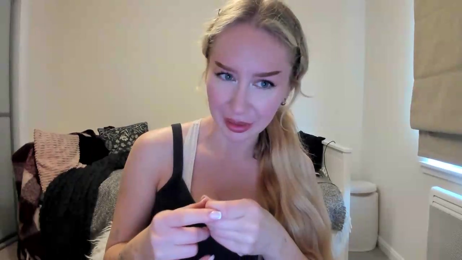 Gallery image thumbnail from British_Cutie's myfreecams stream on, 09/10/2026, 17:00 image 16 of 20