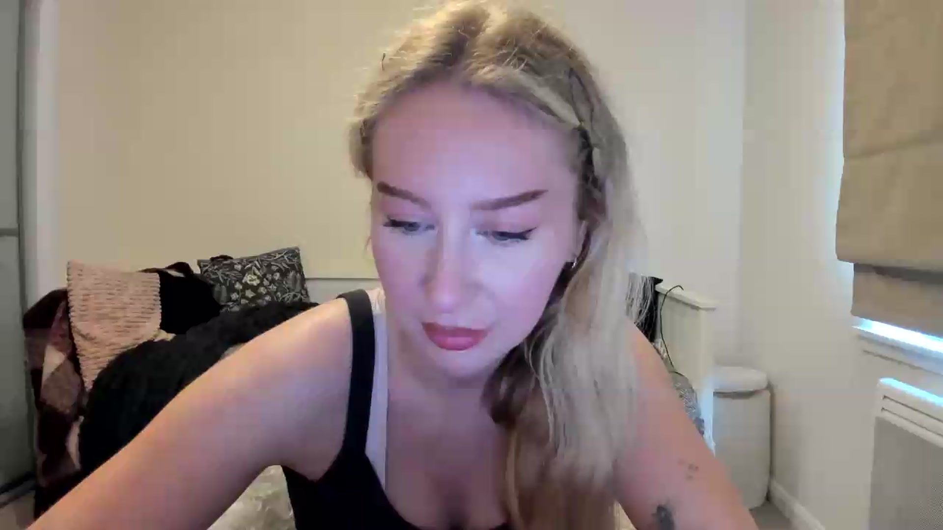 Gallery image thumbnail from British_Cutie's myfreecams stream on, 09/10/2026, 17:00 image 14 of 20