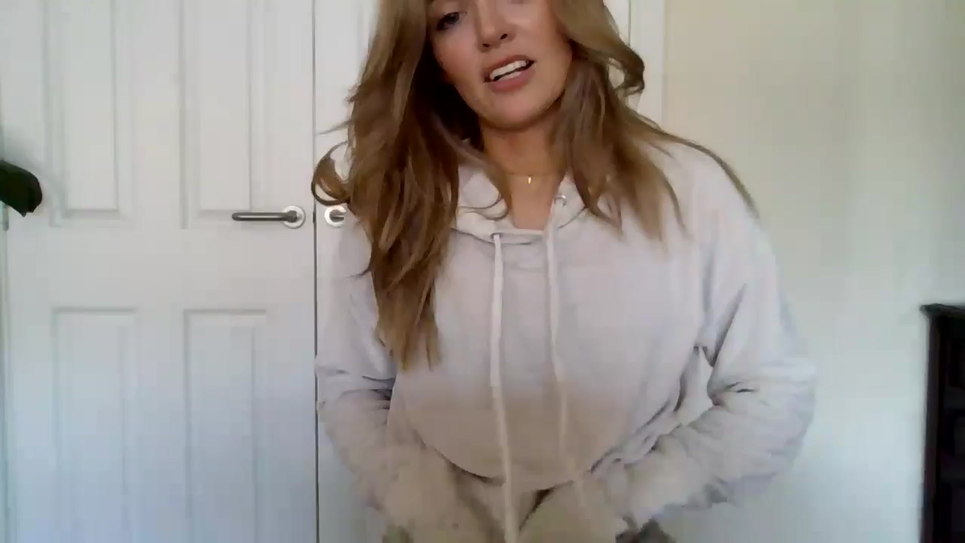 Gallery image thumbnail from British_chick's myfreecams stream on, 06/05/2024, 14:40 image 8 of 20
