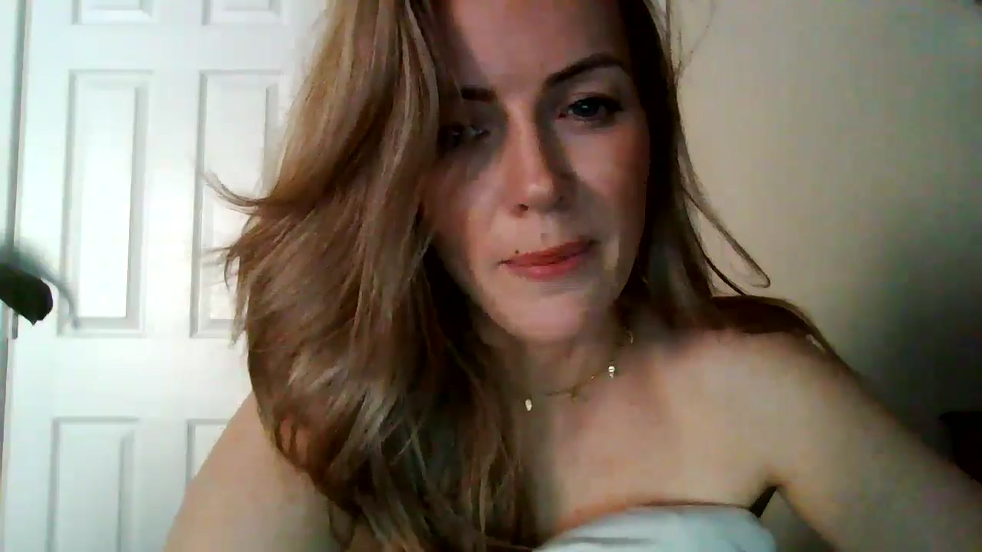 Gallery image thumbnail from British_chick's myfreecams stream on, 06/05/2024, 14:40 image 12 of 20
