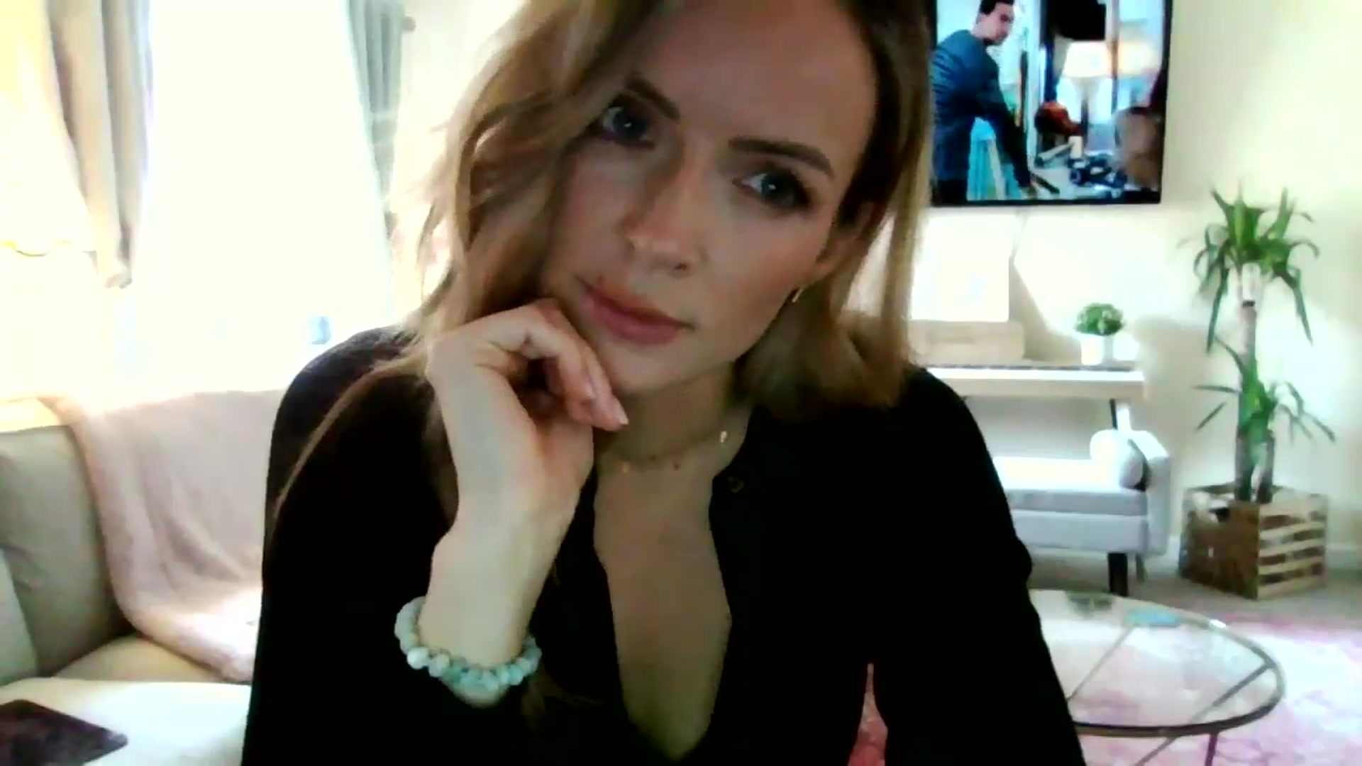 Gallery image thumbnail from British_chick's myfreecams stream on, 06/19/2024, 11:06 image 10 of 20