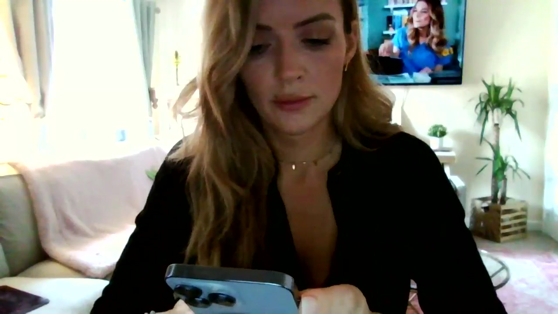 Gallery image thumbnail from British_chick's myfreecams stream on, 06/19/2024, 11:06 image 11 of 20