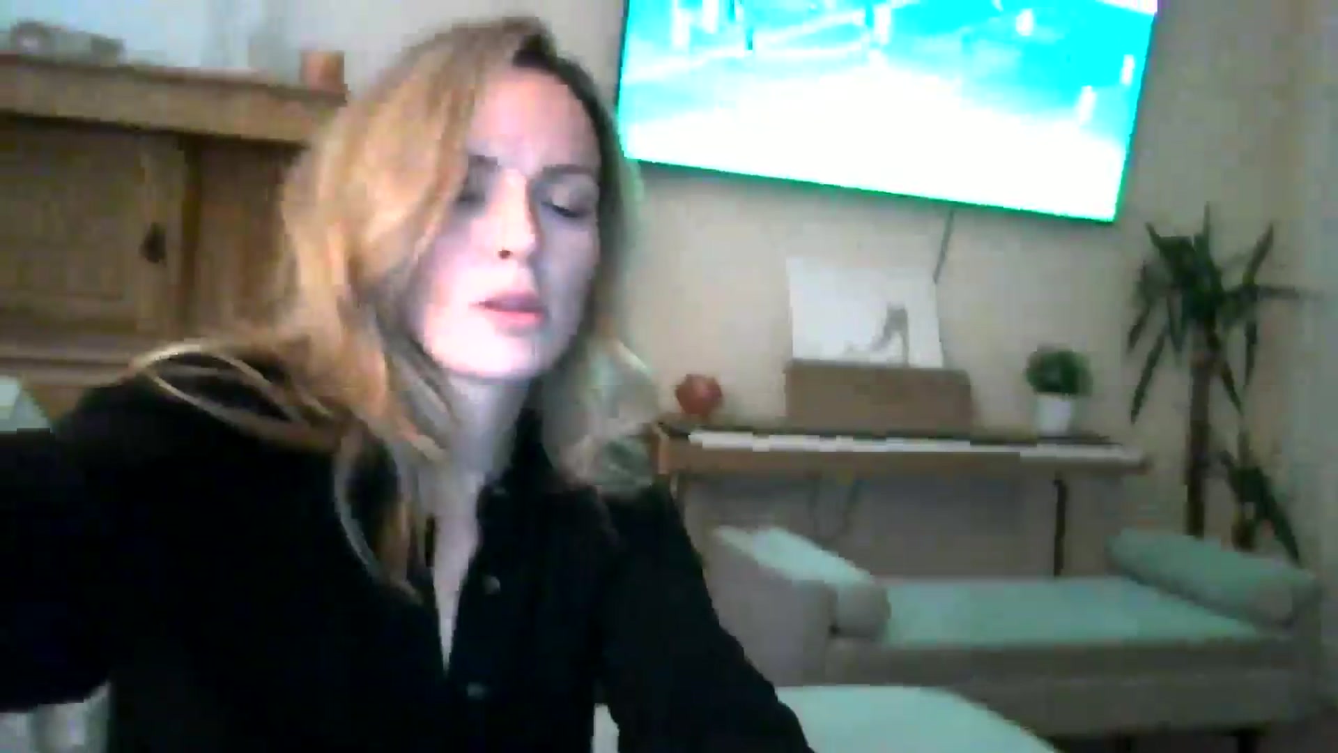 Gallery image thumbnail from British_chick's myfreecams stream on, 06/19/2024, 15:04 image 15 of 20