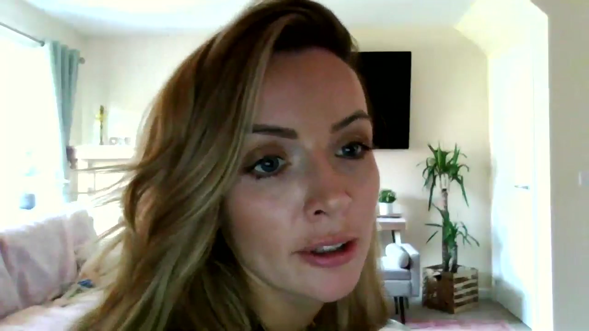 Gallery image thumbnail from British_chick's myfreecams stream on, 06/19/2024, 15:04 image 2 of 20