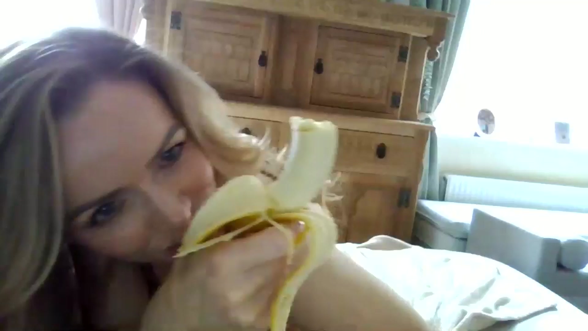 Gallery image thumbnail from British_chick's myfreecams stream on, 06/25/2024, 16:01 image 6 of 20