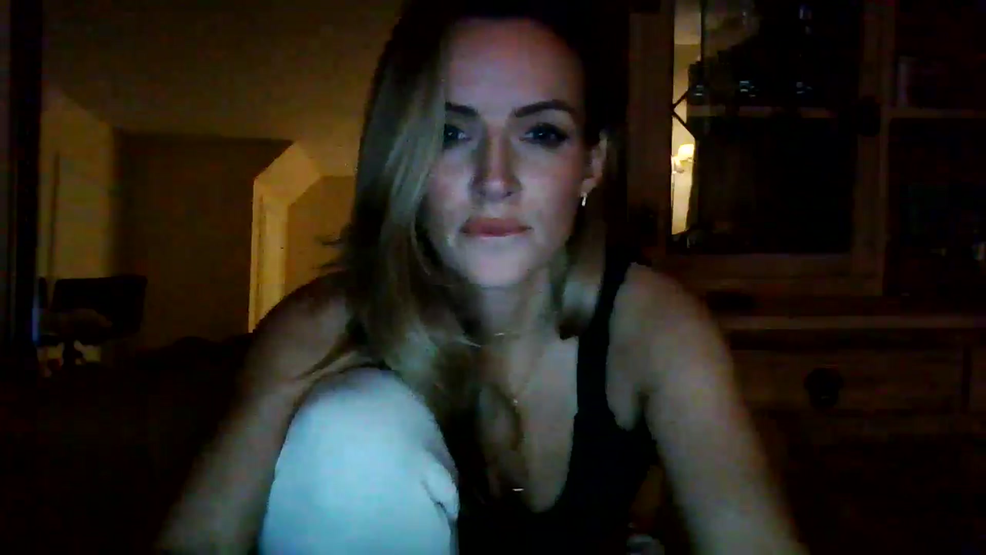 Gallery image thumbnail from British_chick's myfreecams stream on, 07/25/2024, 23:18 image 15 of 20