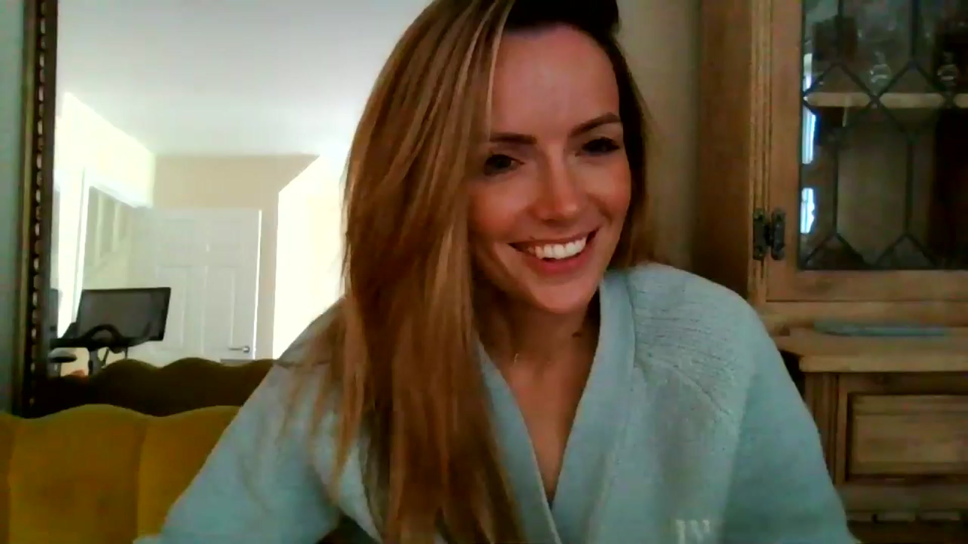 Gallery image thumbnail from British_chick's myfreecams stream on, 08/04/2024, 15:11 image 15 of 20