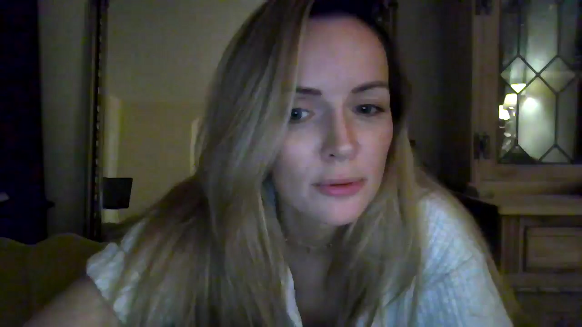 Gallery image thumbnail from British_chick's myfreecams stream on, 08/04/2024, 23:28 image 12 of 20