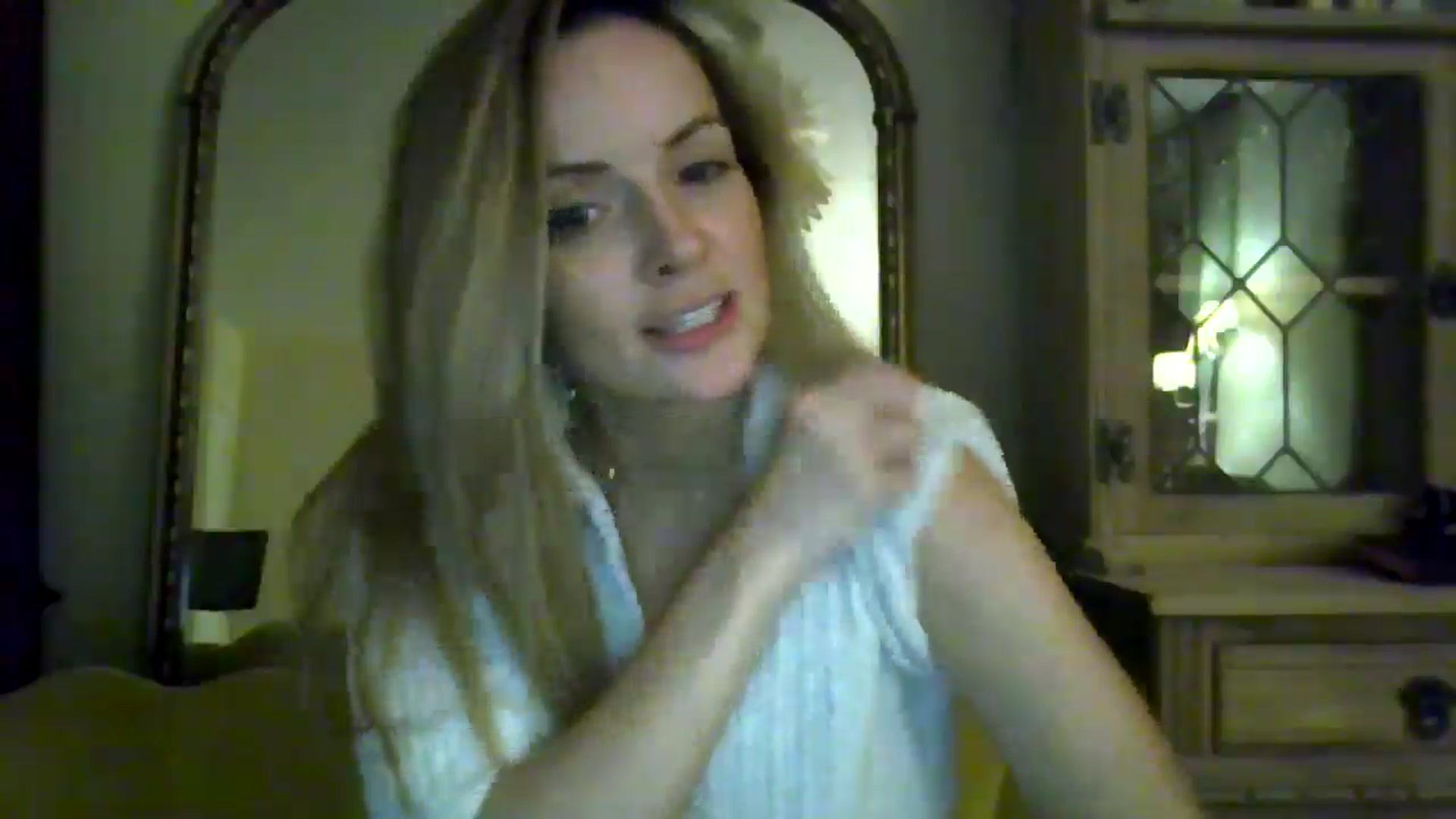 Gallery image thumbnail from British_chick's myfreecams stream on, 08/04/2024, 23:28 image 2 of 20