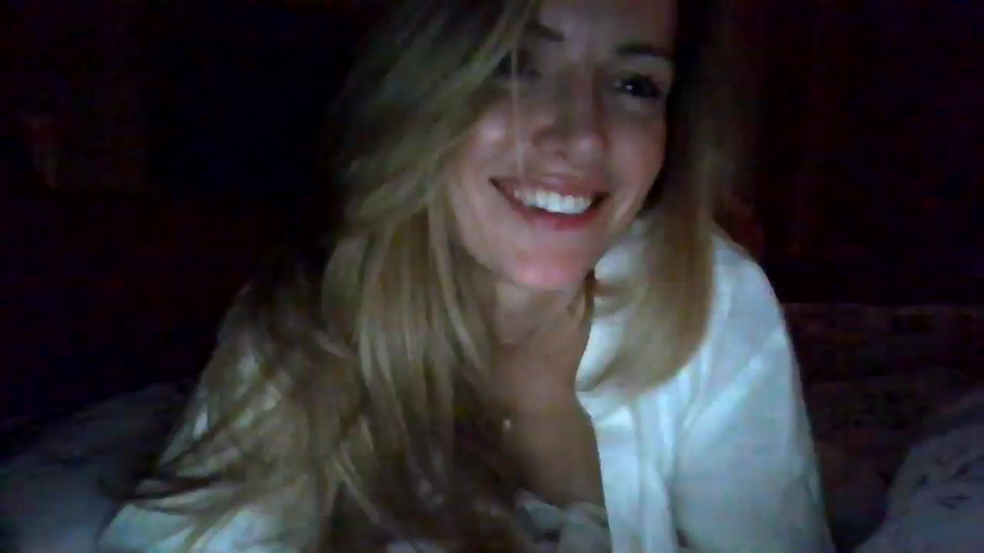Gallery image thumbnail from British_chick's myfreecams stream on, 08/05/2024, 23:33 image 17 of 20