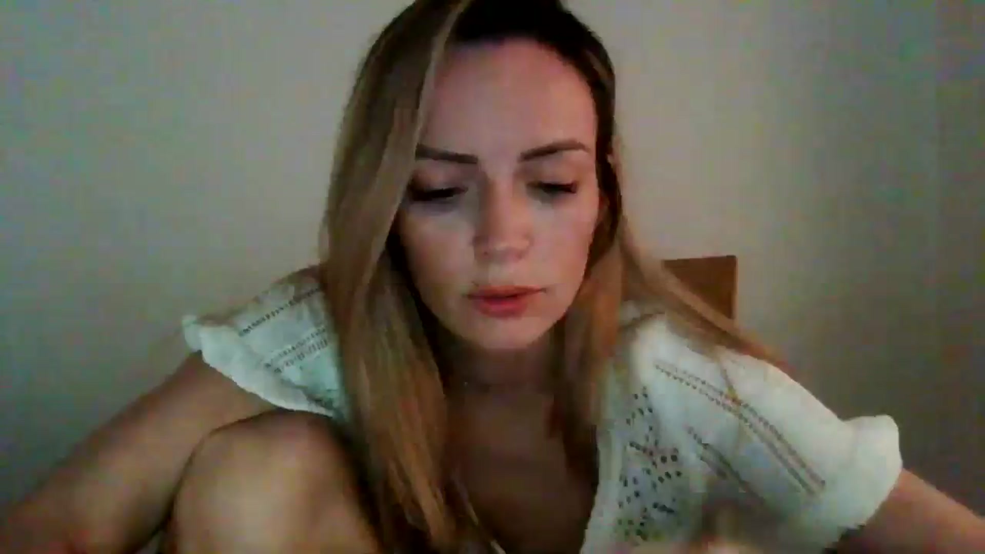 Gallery image thumbnail from British_chick's myfreecams stream on, 08/13/2024, 16:21 image 16 of 20