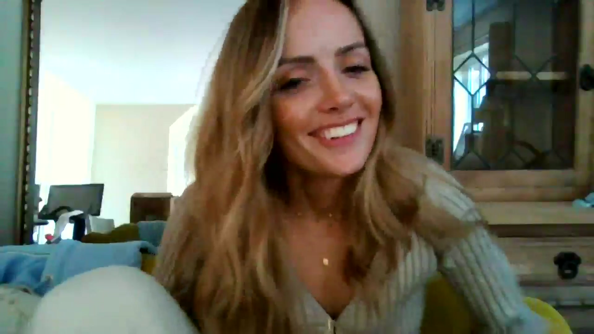 Gallery image thumbnail from British_chick's myfreecams stream on, 08/17/2024, 13:50 image 18 of 20