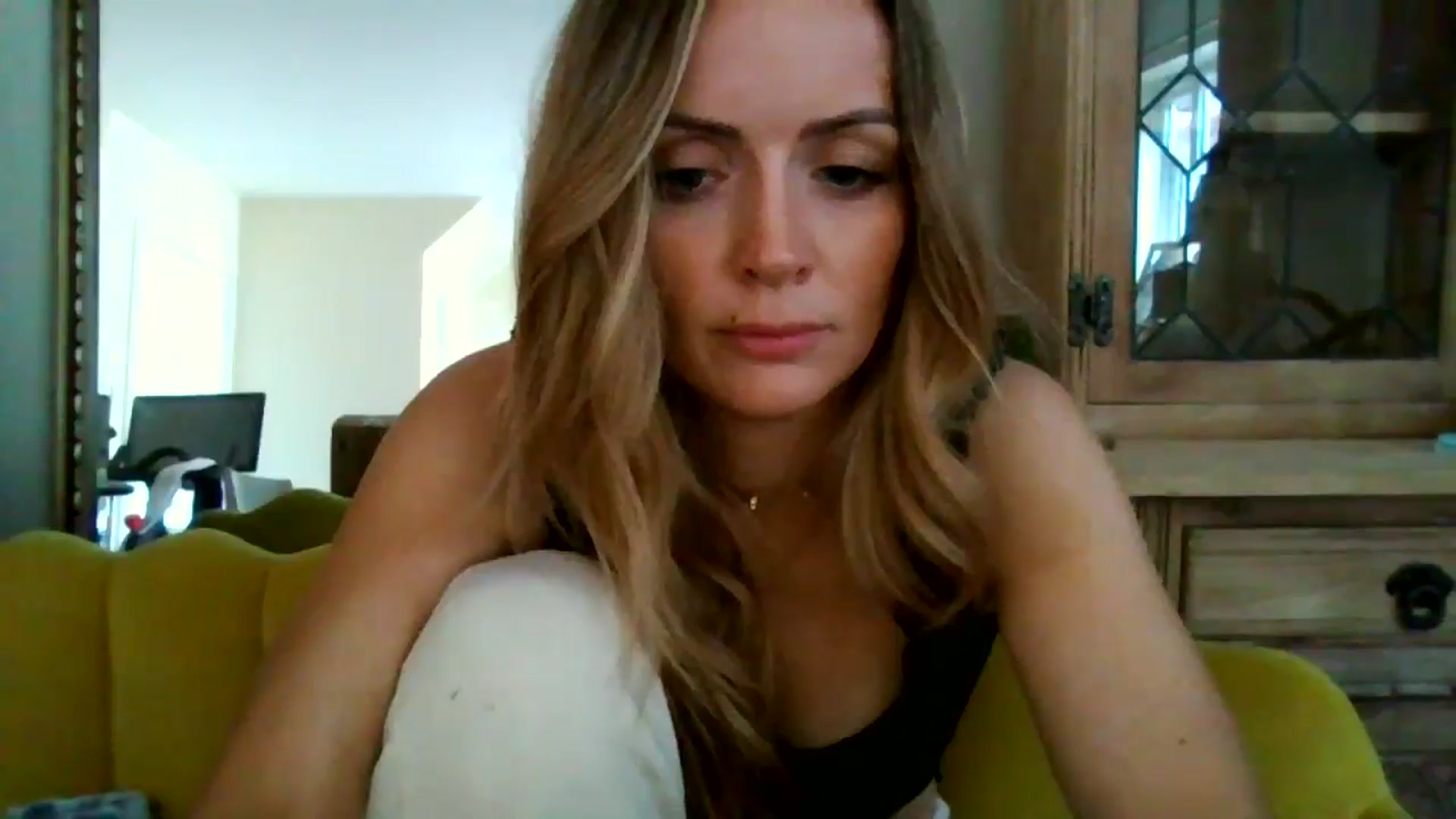 Gallery image thumbnail from British_chick's myfreecams stream on, 08/17/2024, 13:50 image 4 of 20