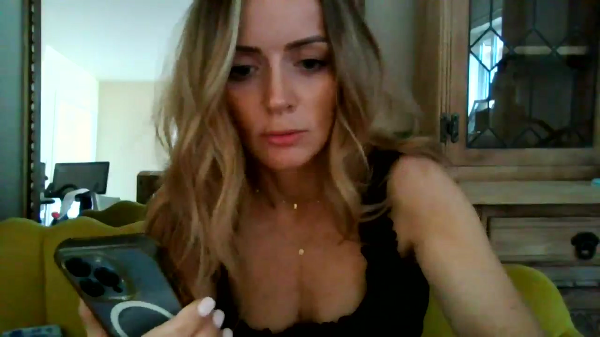 Gallery image thumbnail from British_chick's myfreecams stream on, 08/17/2024, 13:50 image 6 of 20