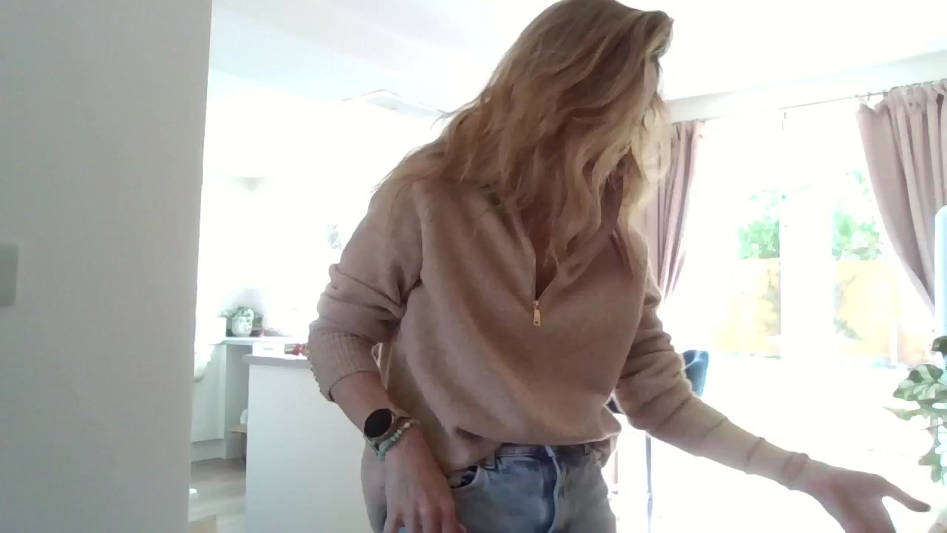 Gallery image thumbnail from British_chick's myfreecams stream on, 08/20/2024, 10:42 image 7 of 20