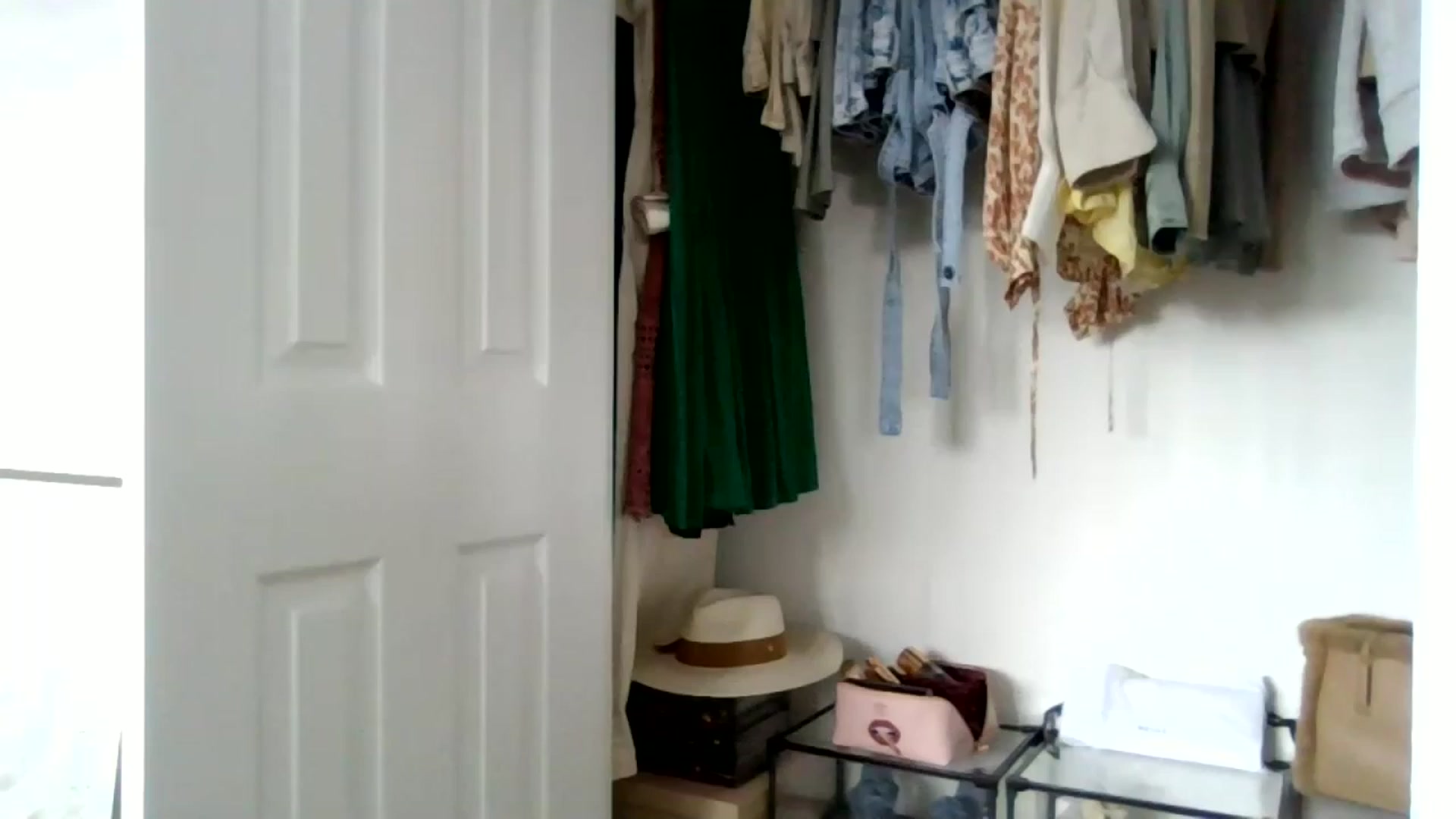 Gallery image thumbnail from British_chick's myfreecams stream on, 09/03/2024, 15:30 image 1 of 20