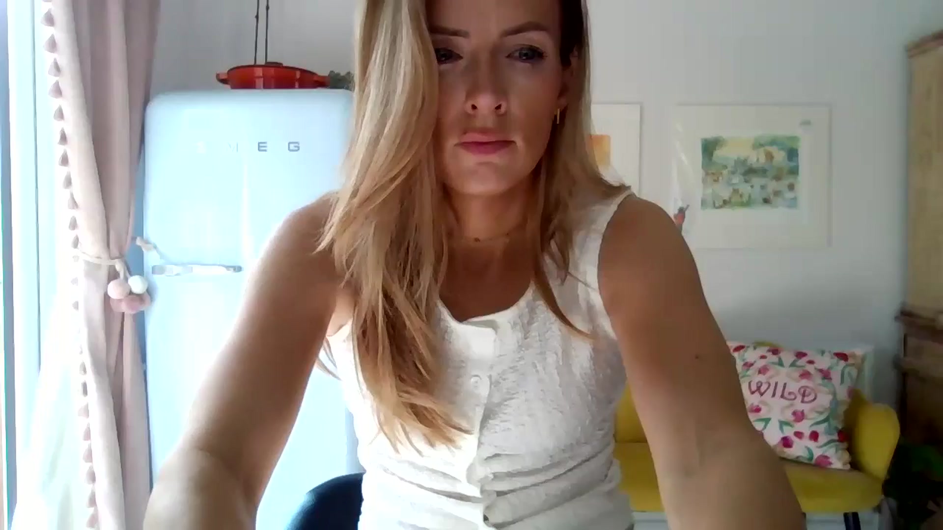 Gallery image thumbnail from British_chick's myfreecams stream on, 09/04/2024, 11:05 image 1 of 20