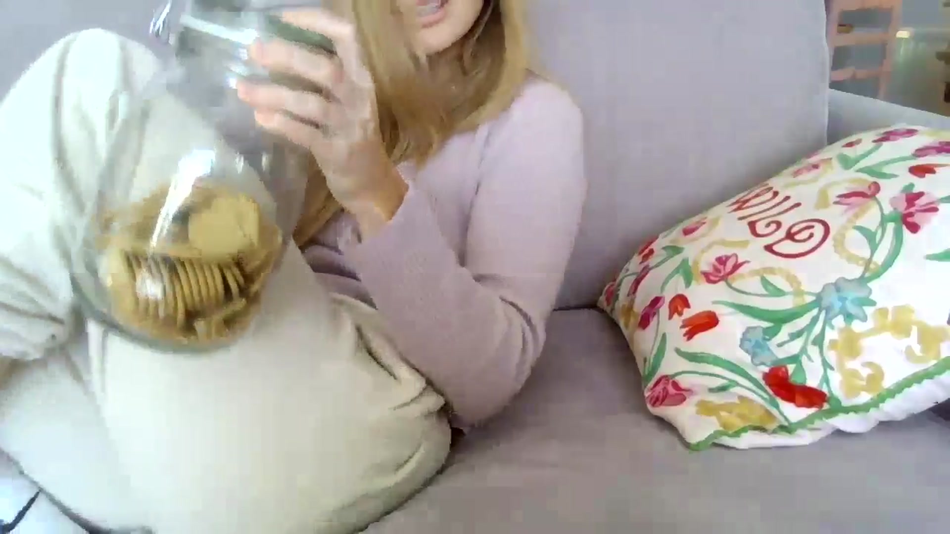 Gallery image thumbnail from British_chick's myfreecams stream on, 09/17/2024, 14:04 image 18 of 20