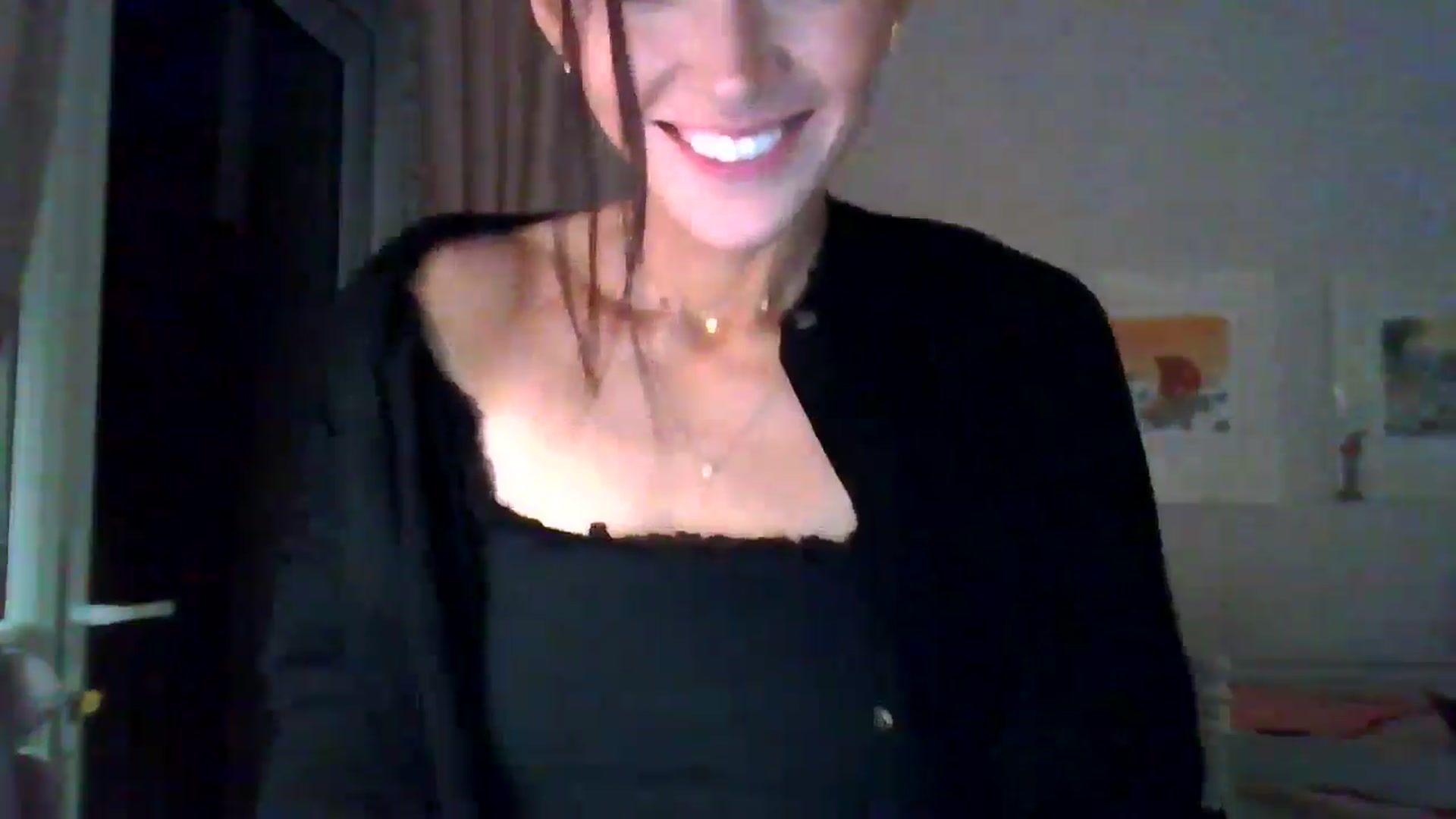 Gallery image thumbnail from British_chick's myfreecams stream on, 10/12/2024, 18:20 image 17 of 20