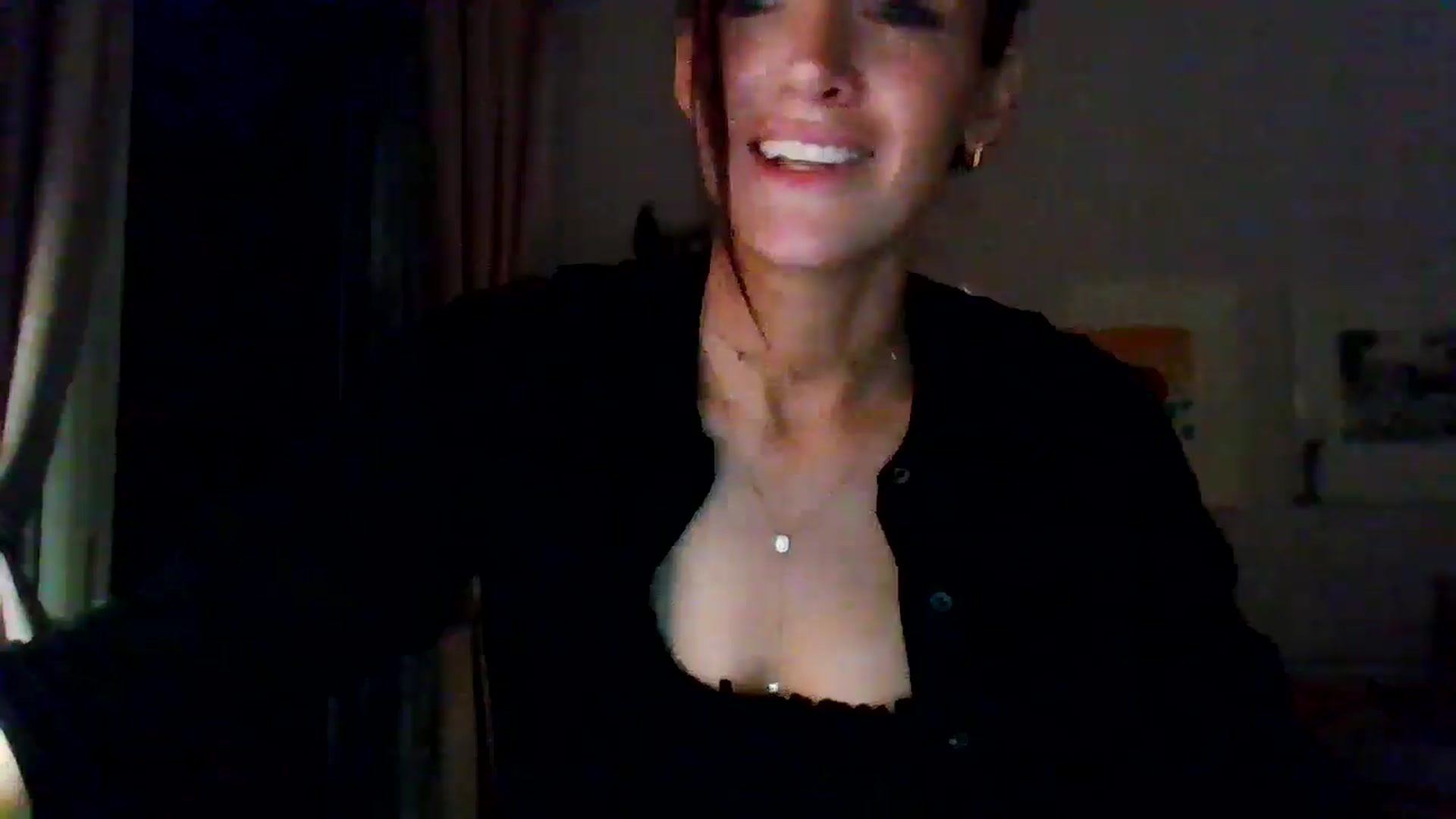 Gallery image thumbnail from British_chick's myfreecams stream on, 10/12/2024, 18:20 image 4 of 20