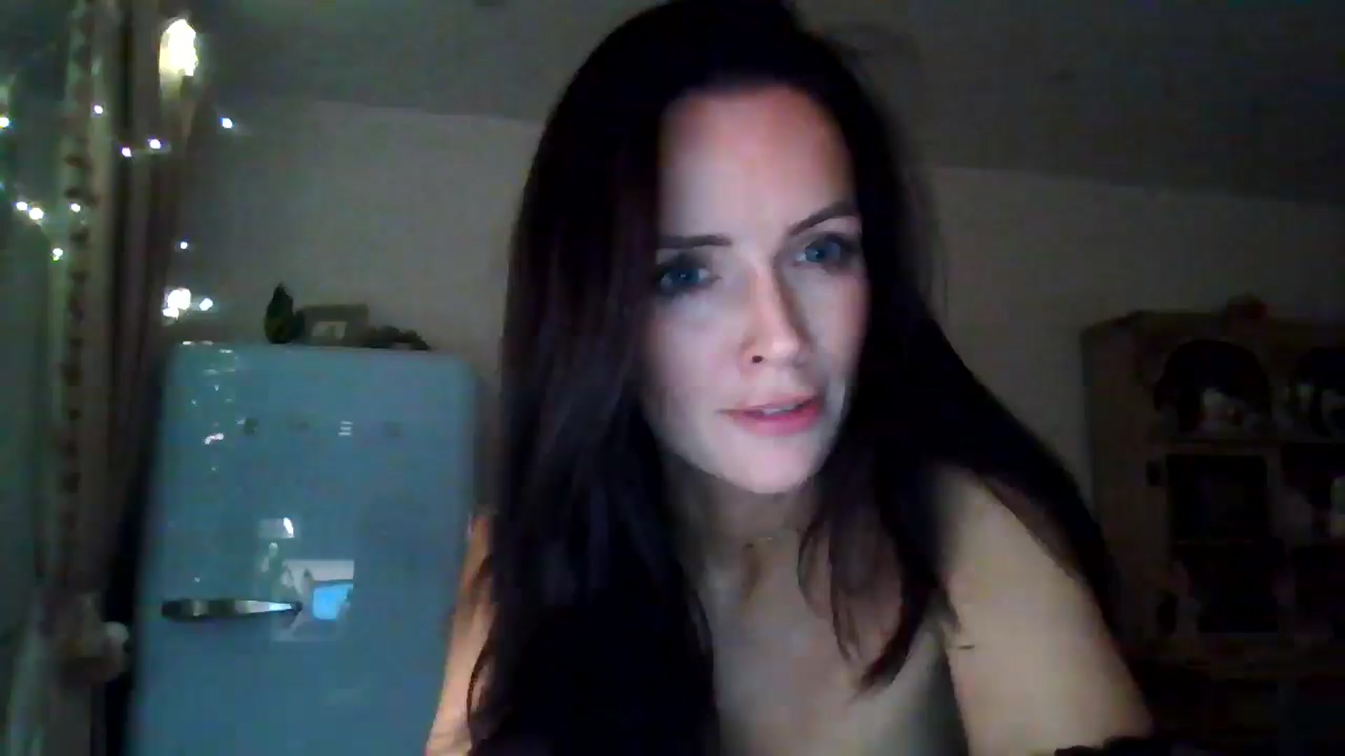 Gallery image thumbnail from British_chick's myfreecams stream on, 10/12/2024, 23:01 image 1 of 20