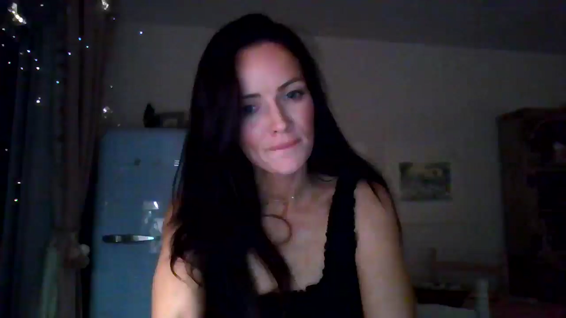 Gallery image thumbnail from British_chick's myfreecams stream on, 10/12/2024, 23:01 image 9 of 20