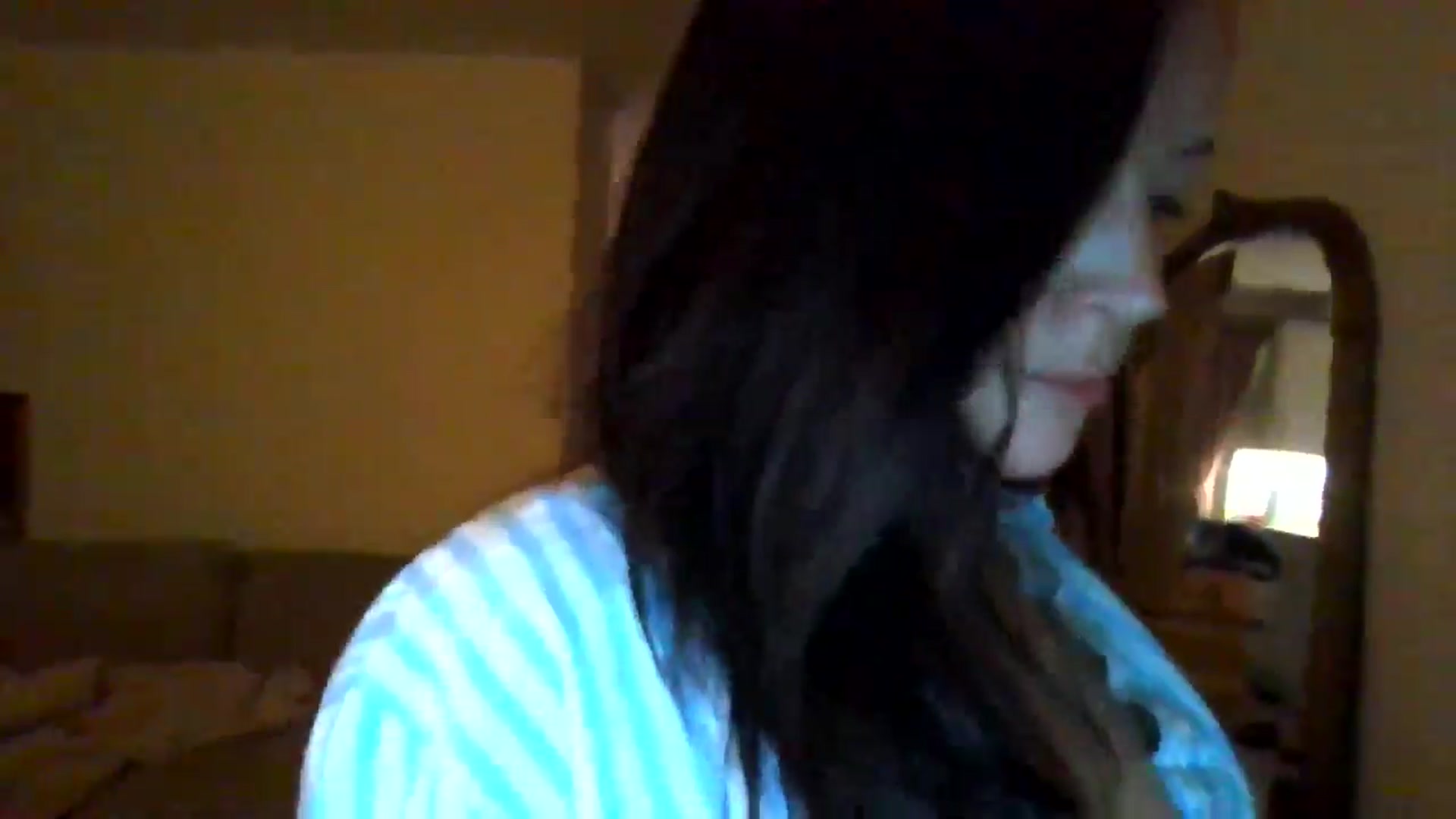 Gallery image thumbnail from British_chick's myfreecams stream on, 10/17/2024, 24:11 image 19 of 20