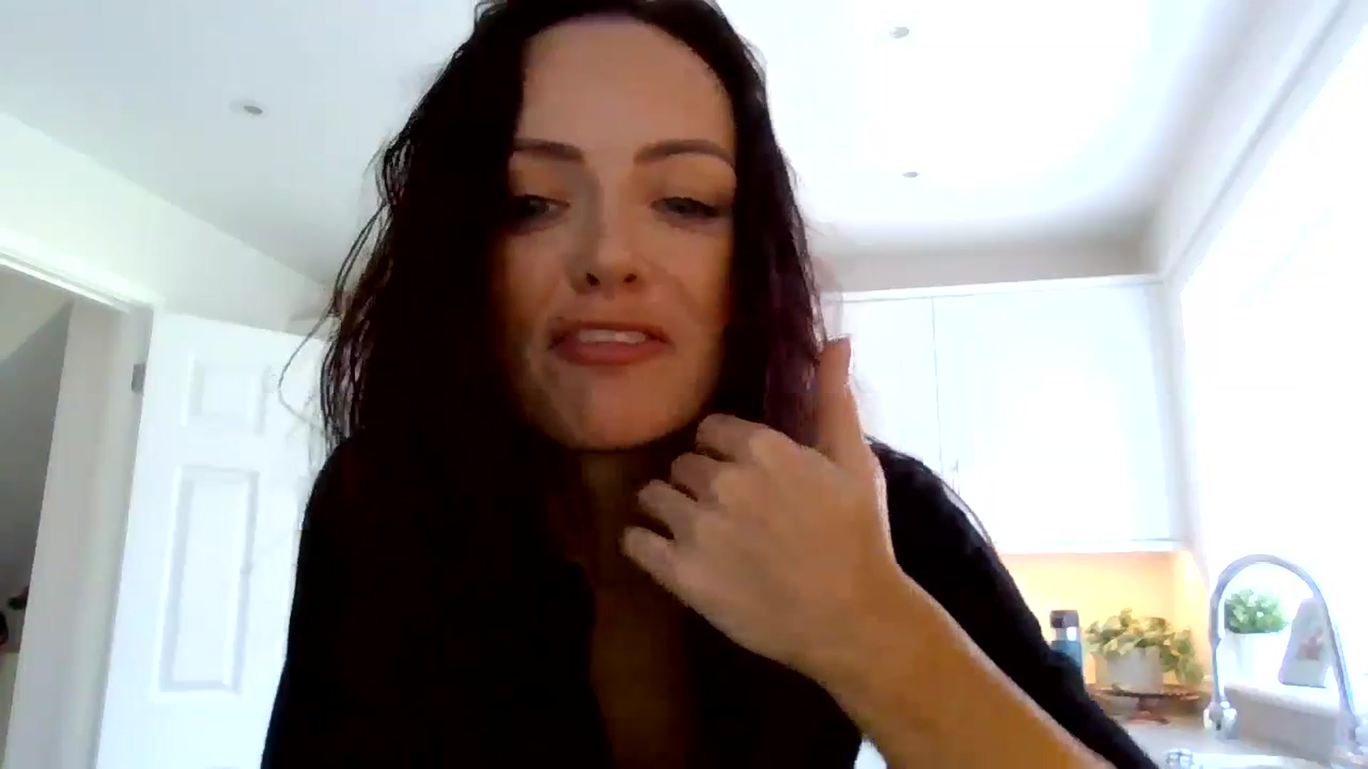 Gallery image thumbnail from British_chick's myfreecams stream on, 10/19/2024, 11:45 image 5 of 20