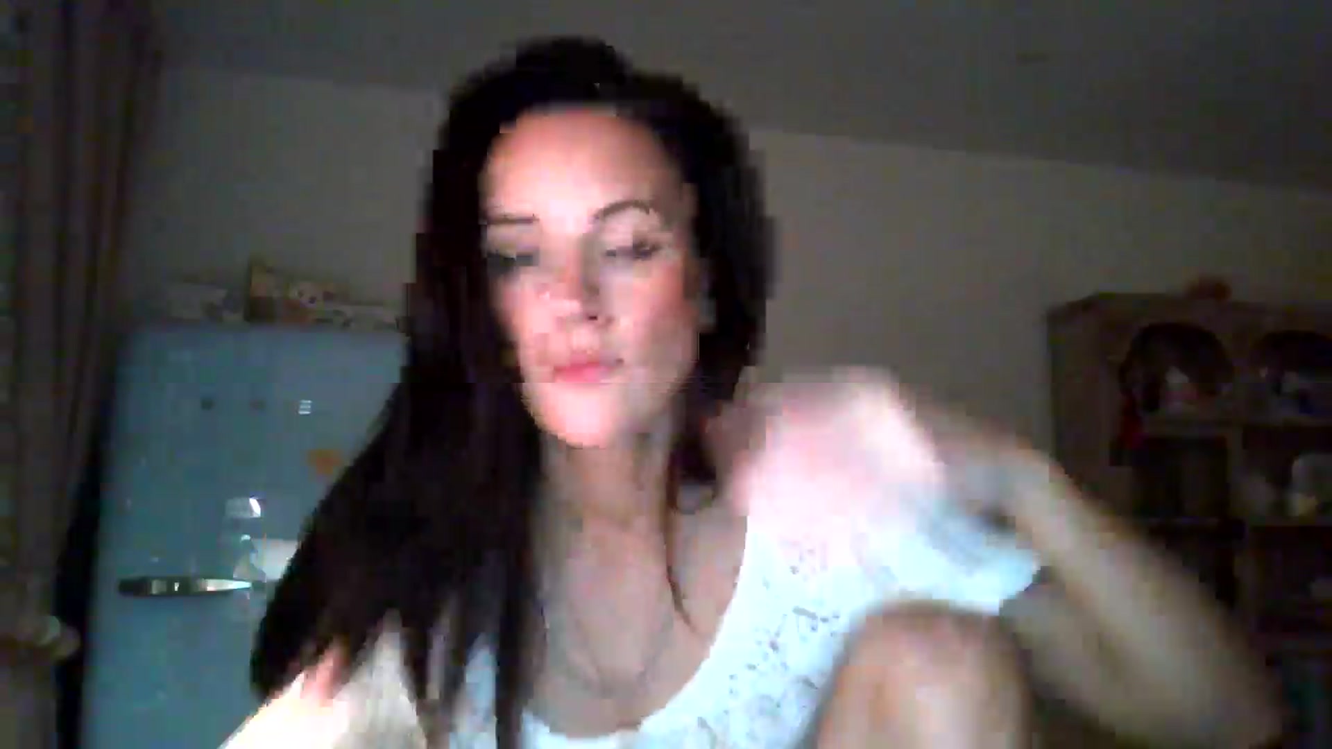 Gallery image thumbnail from British_chick's myfreecams stream on, 10/20/2024, 22:34 image 17 of 20