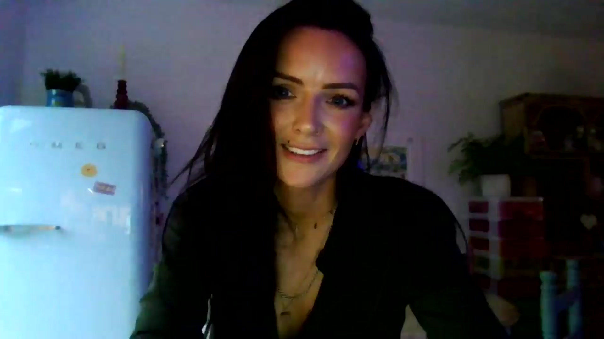 Gallery image thumbnail from British_chick's myfreecams stream on, 11/03/2024, 17:34 image 10 of 20