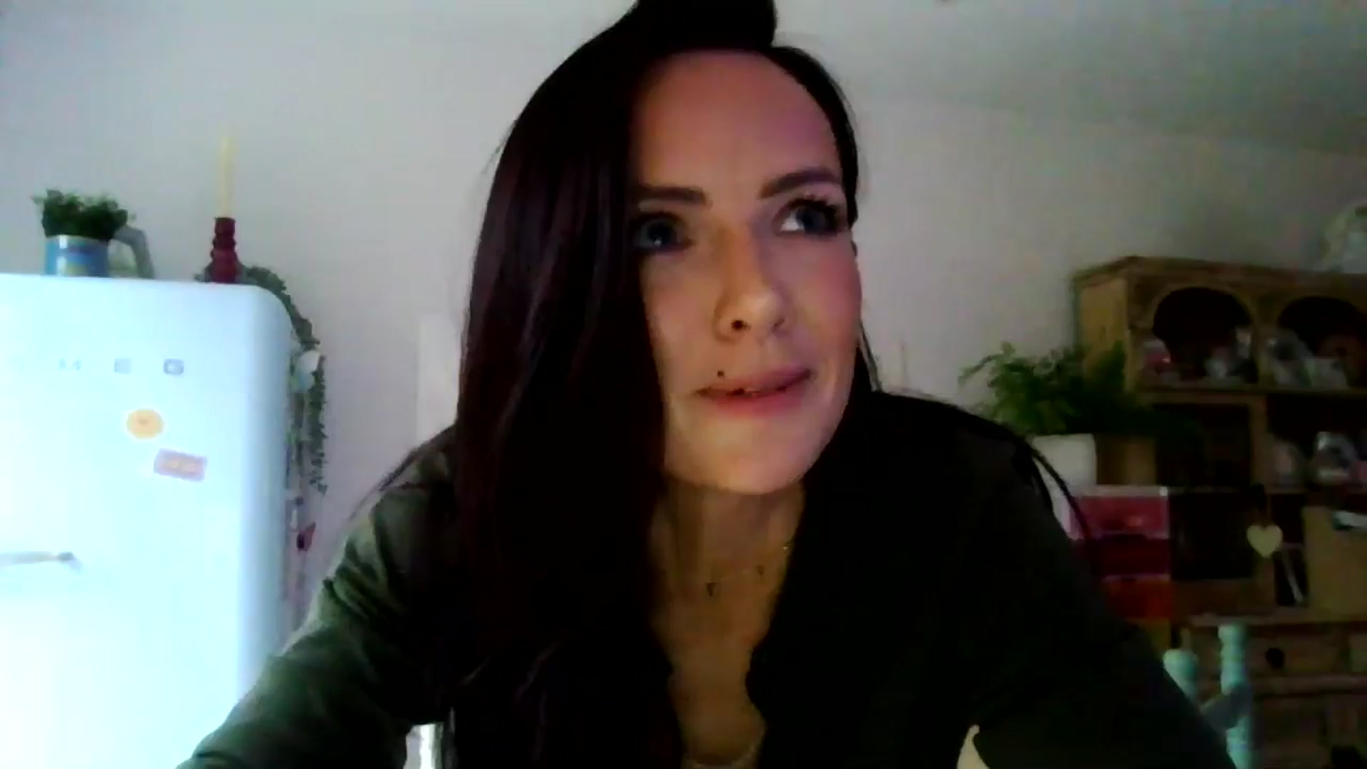 Gallery image thumbnail from British_chick's myfreecams stream on, 11/03/2024, 17:34 image 2 of 20