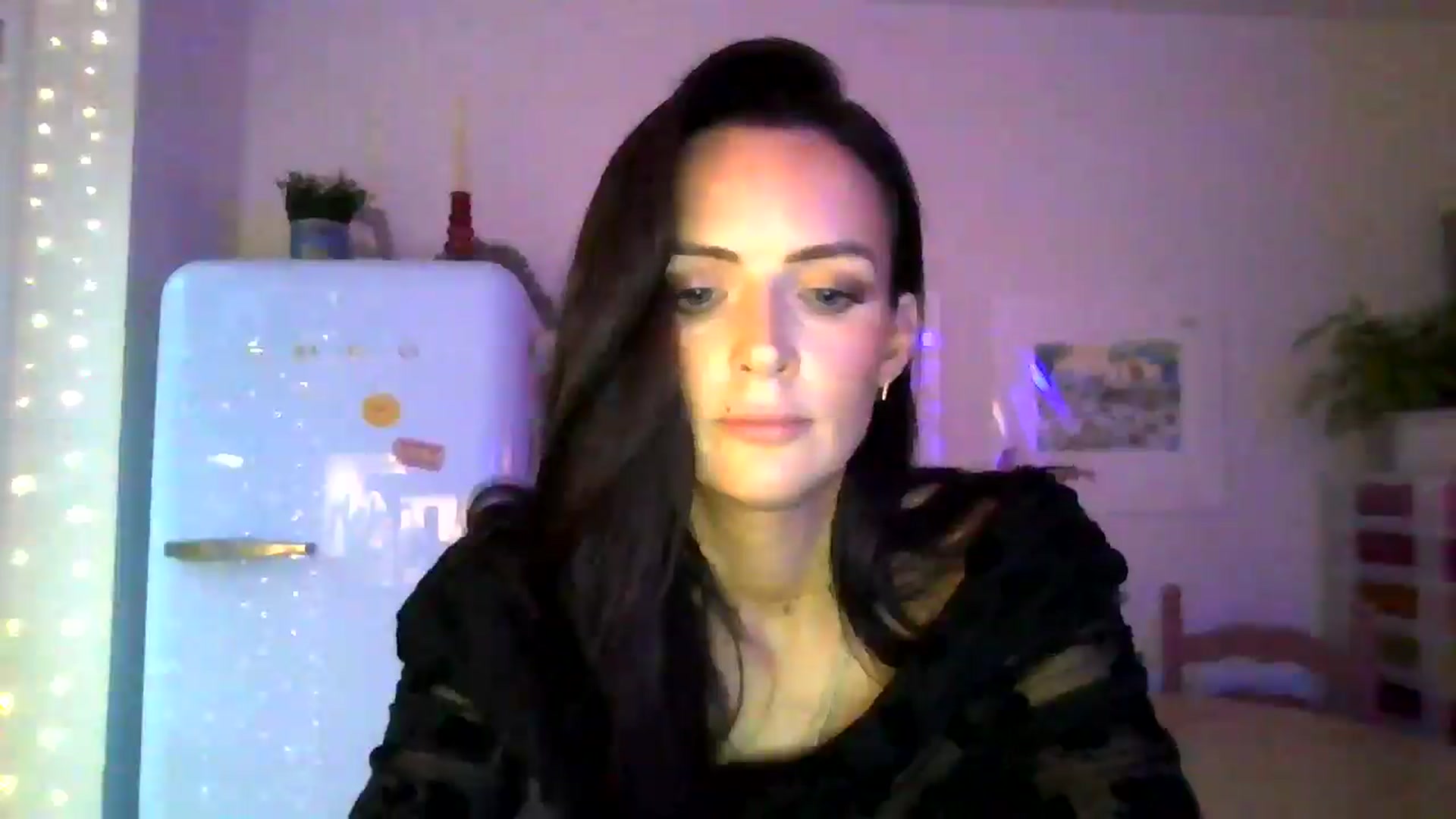 Gallery image thumbnail from British_chick's myfreecams stream on, 11/03/2024, 17:34 image 15 of 20