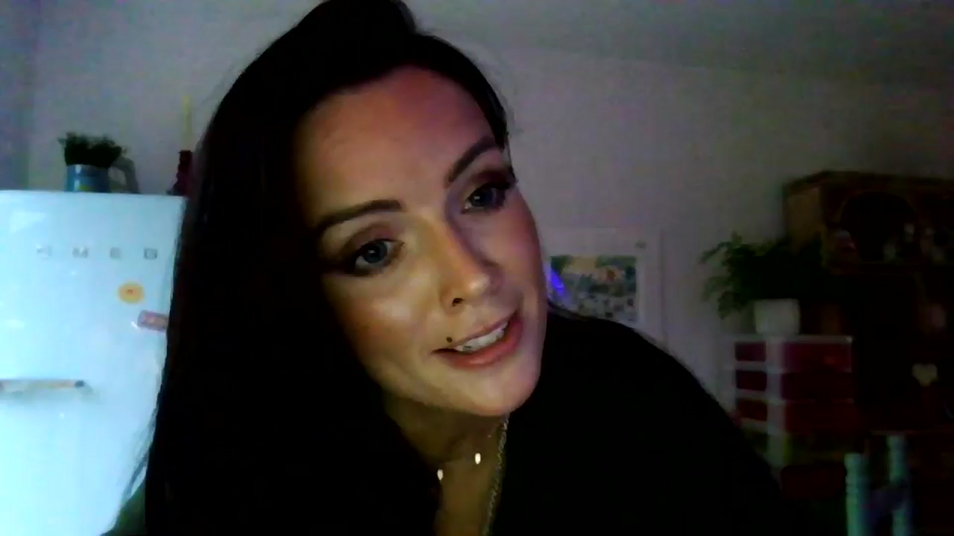 Gallery image thumbnail from British_chick's myfreecams stream on, 11/03/2024, 17:34 image 8 of 20